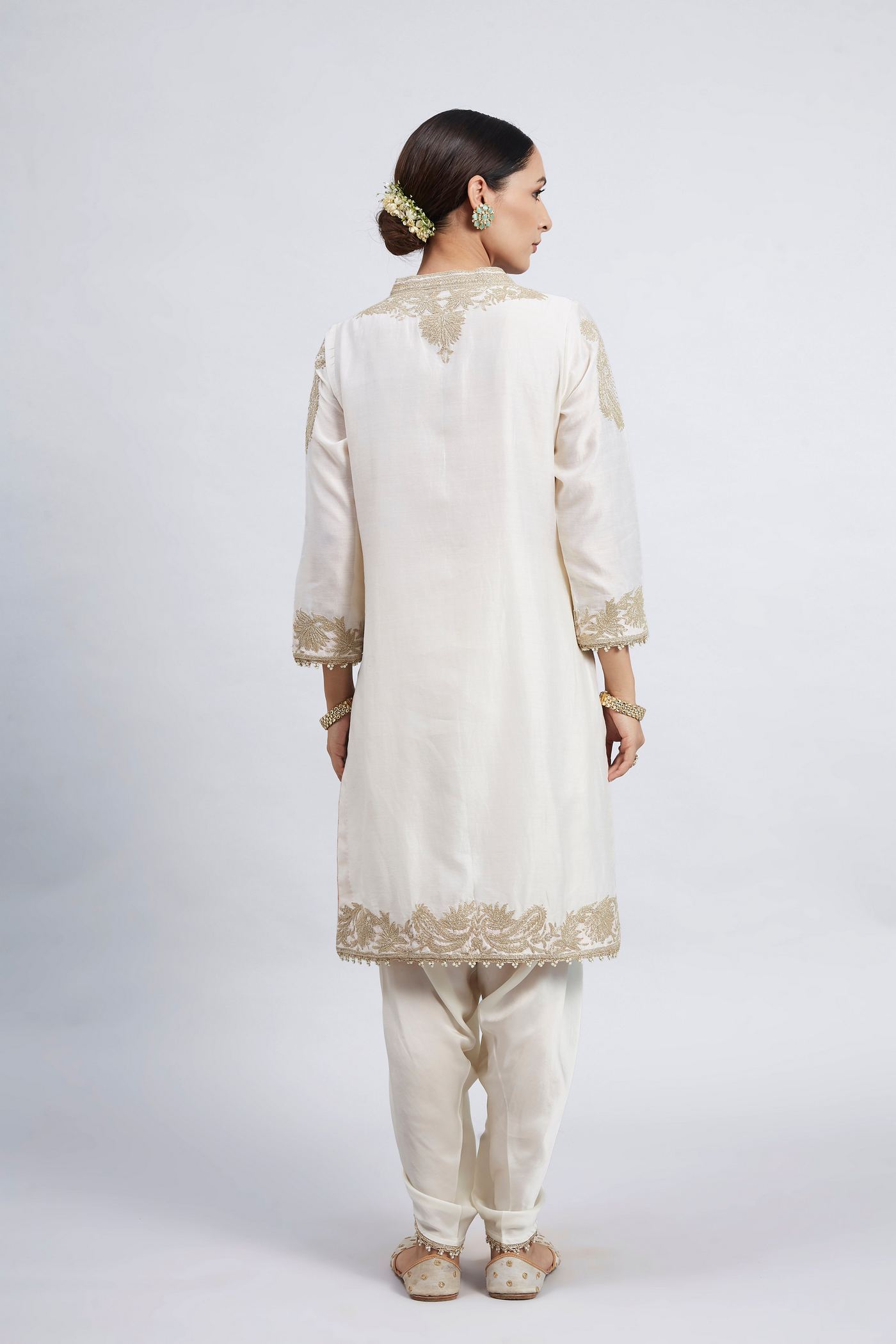 Aabish- Daisy Ivory Pearl Embroidered Kurta Set