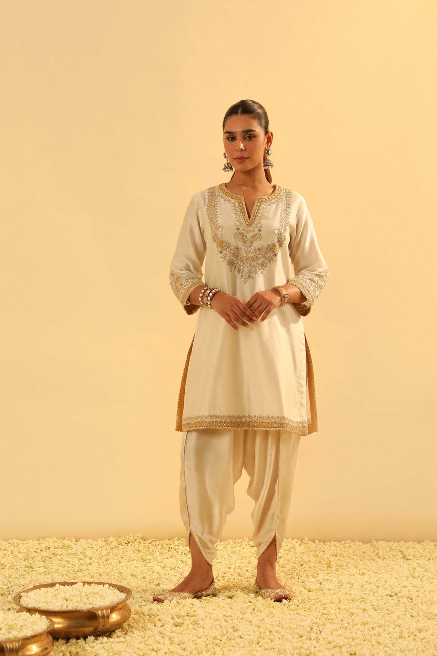 Aashna - Dailsy Ivory Short Kurta with Dhoti (Lxrts)