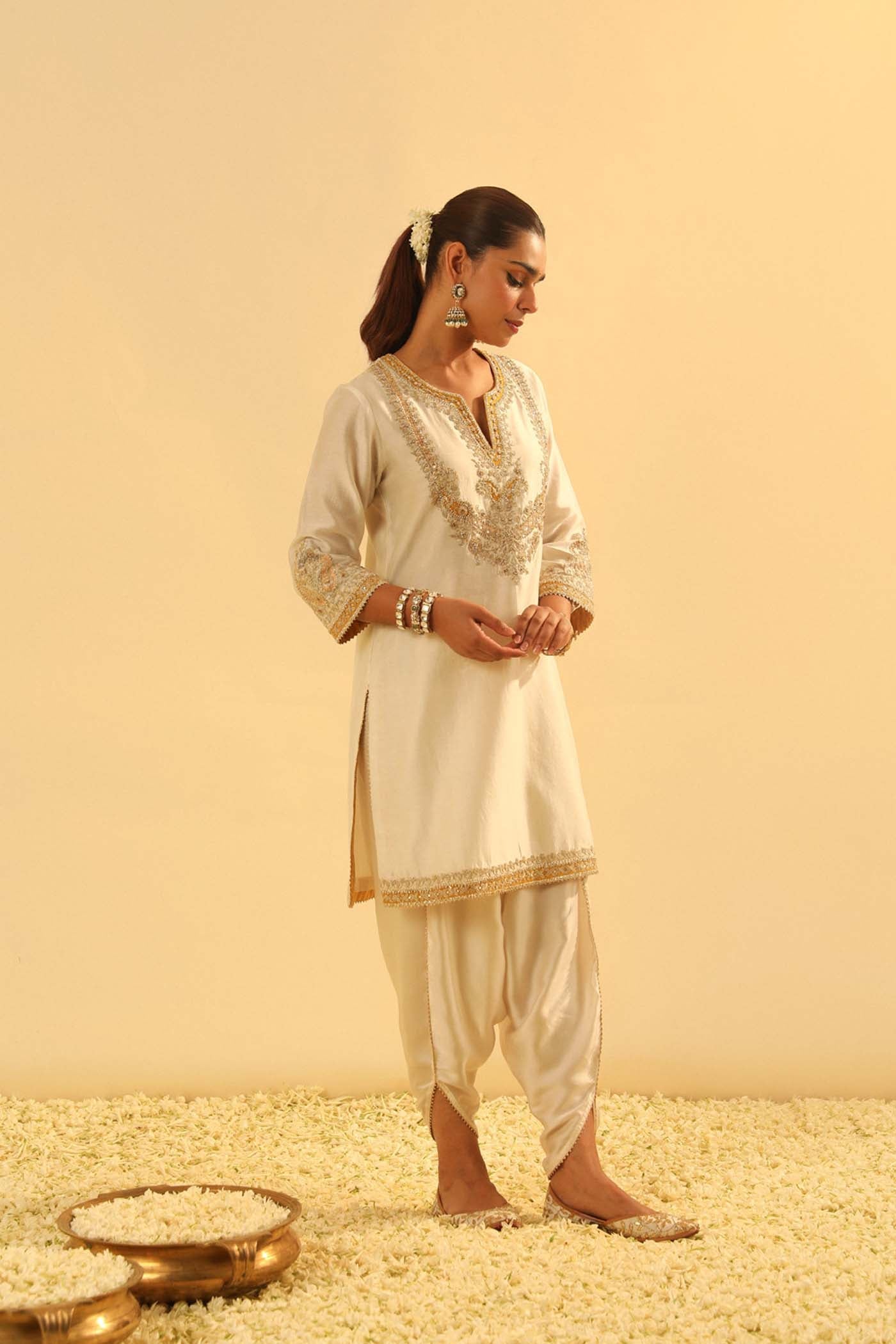 Aashna - Dailsy Ivory Short Kurta with Dhoti (Lxrts)