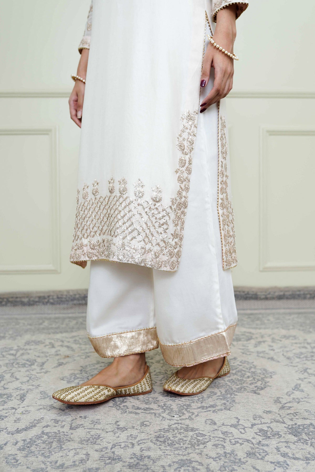 Aarvi Daisy Ivory Tilla Embroidered Kurta Set for Diwali – Sheetal Batra