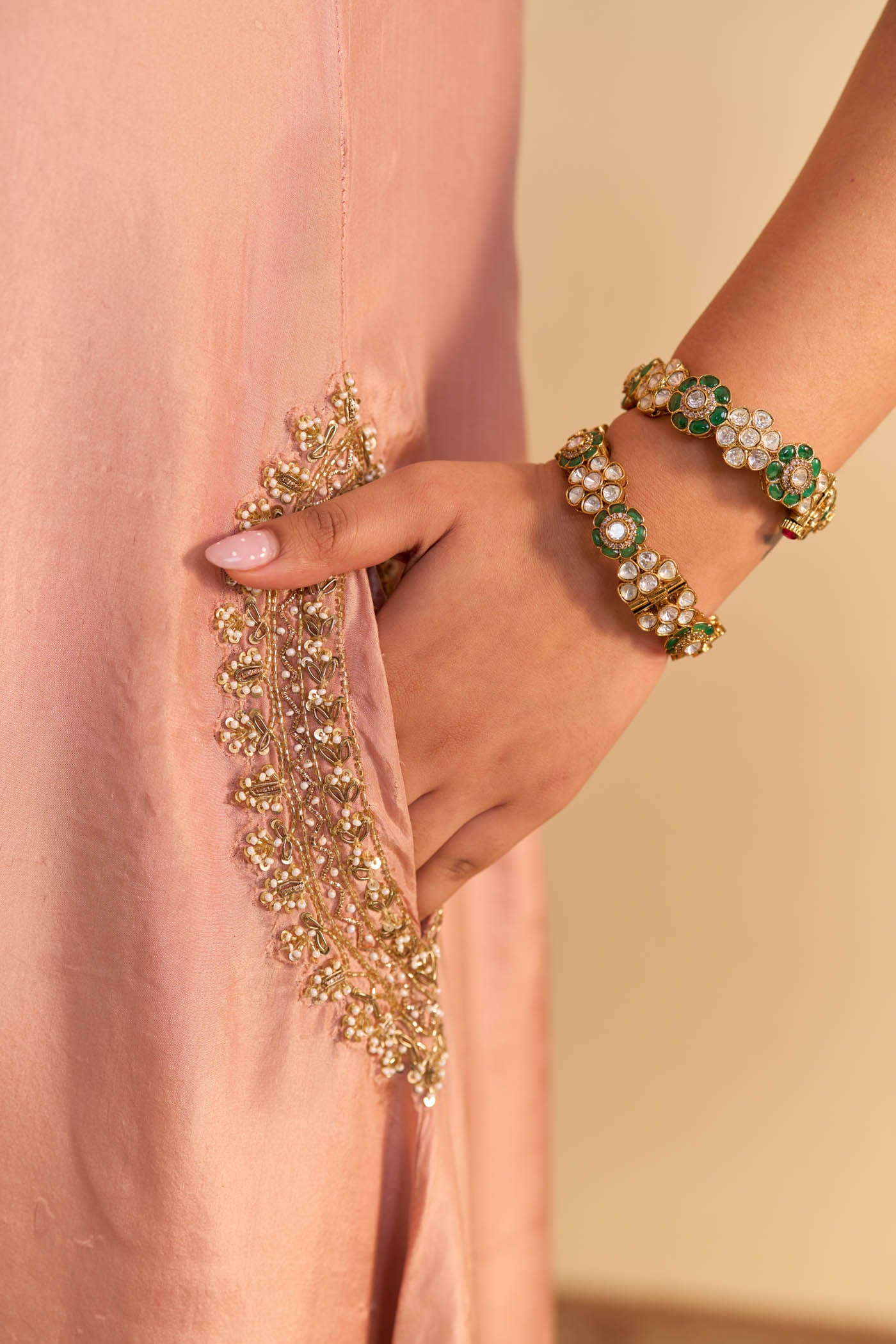 Ilana Off rose Silk Dabka Zardozi Embroidered Kurta Set