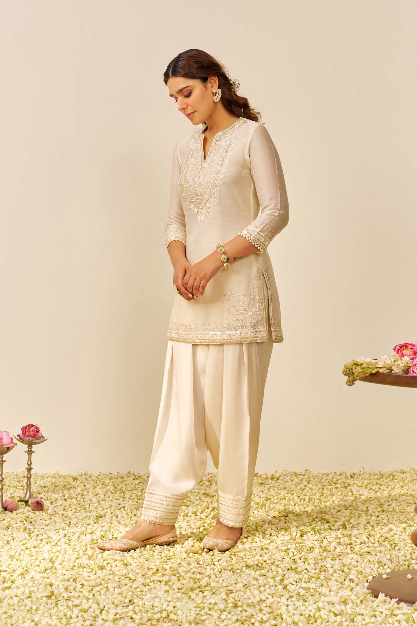 SARA - Daisy Ivory SHORT KURTA WITH SALWAR (LXRTS)