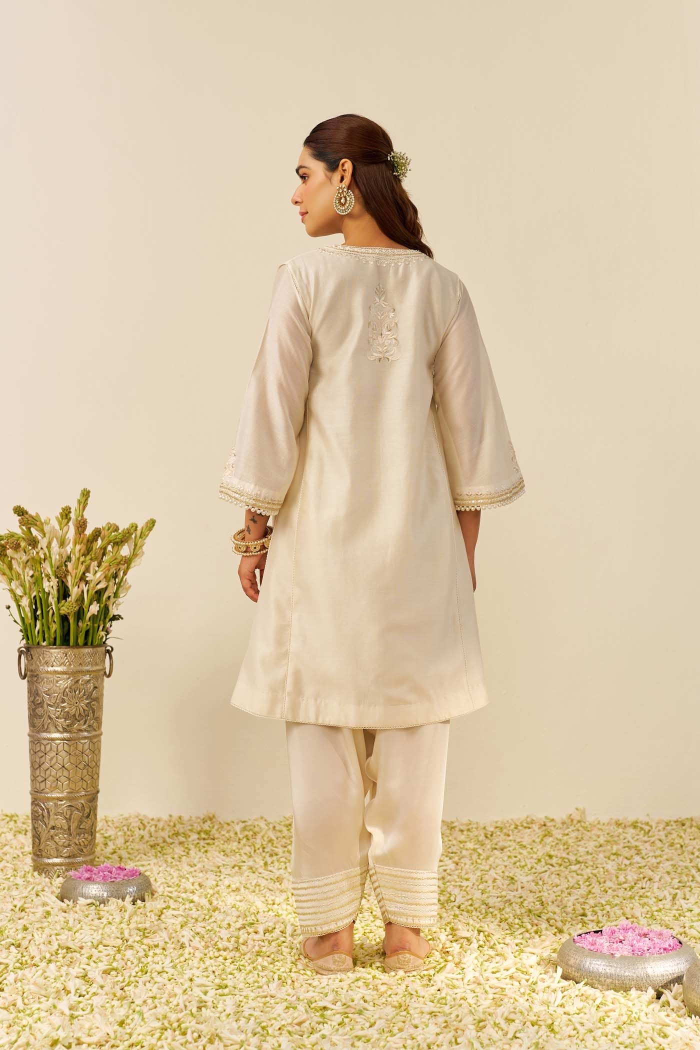 AIZA - Daisy Ivory SHORT CHAUGA WITH SALWAR