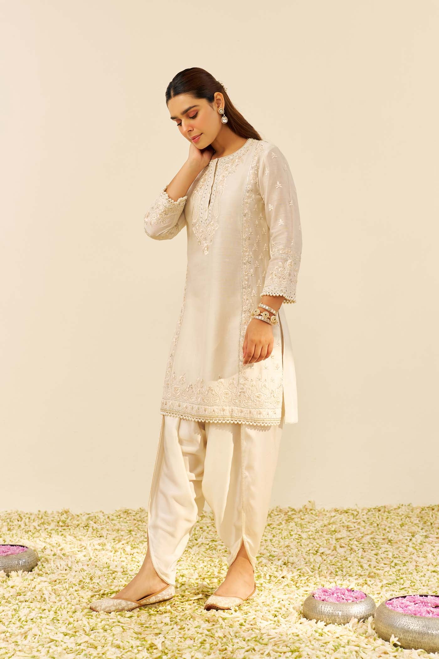 ZAISHA - SHORT KURTA WITH DHOTI