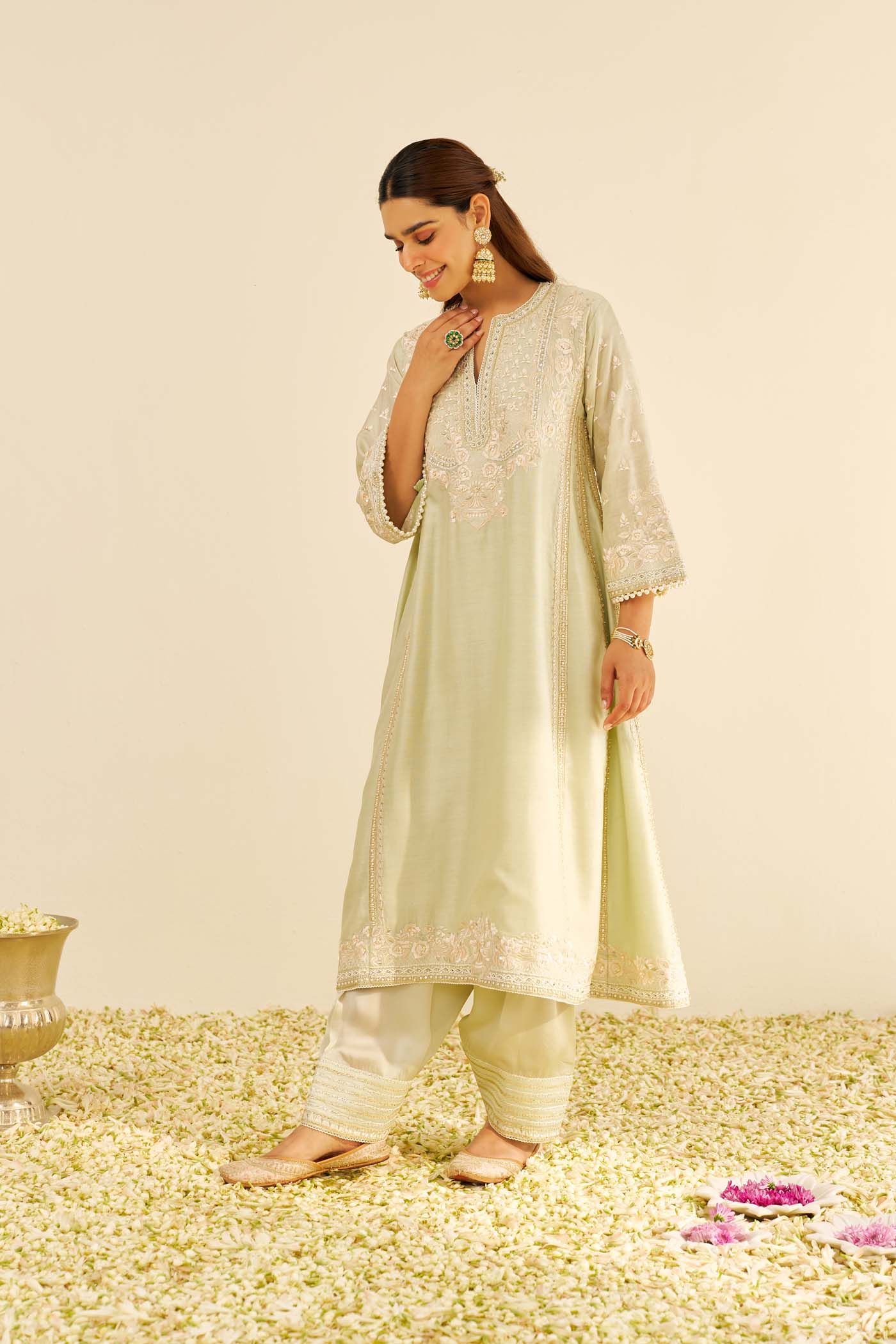 MAAROOFA - LONG CHAUGA WITH SALWAR