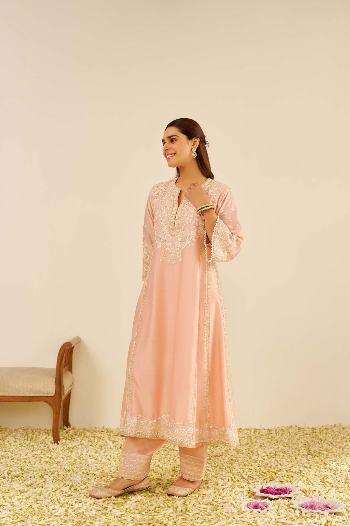 MAAROOFA - Off Rose LONG CHAUGA WITH SALWAR (LXRTS)