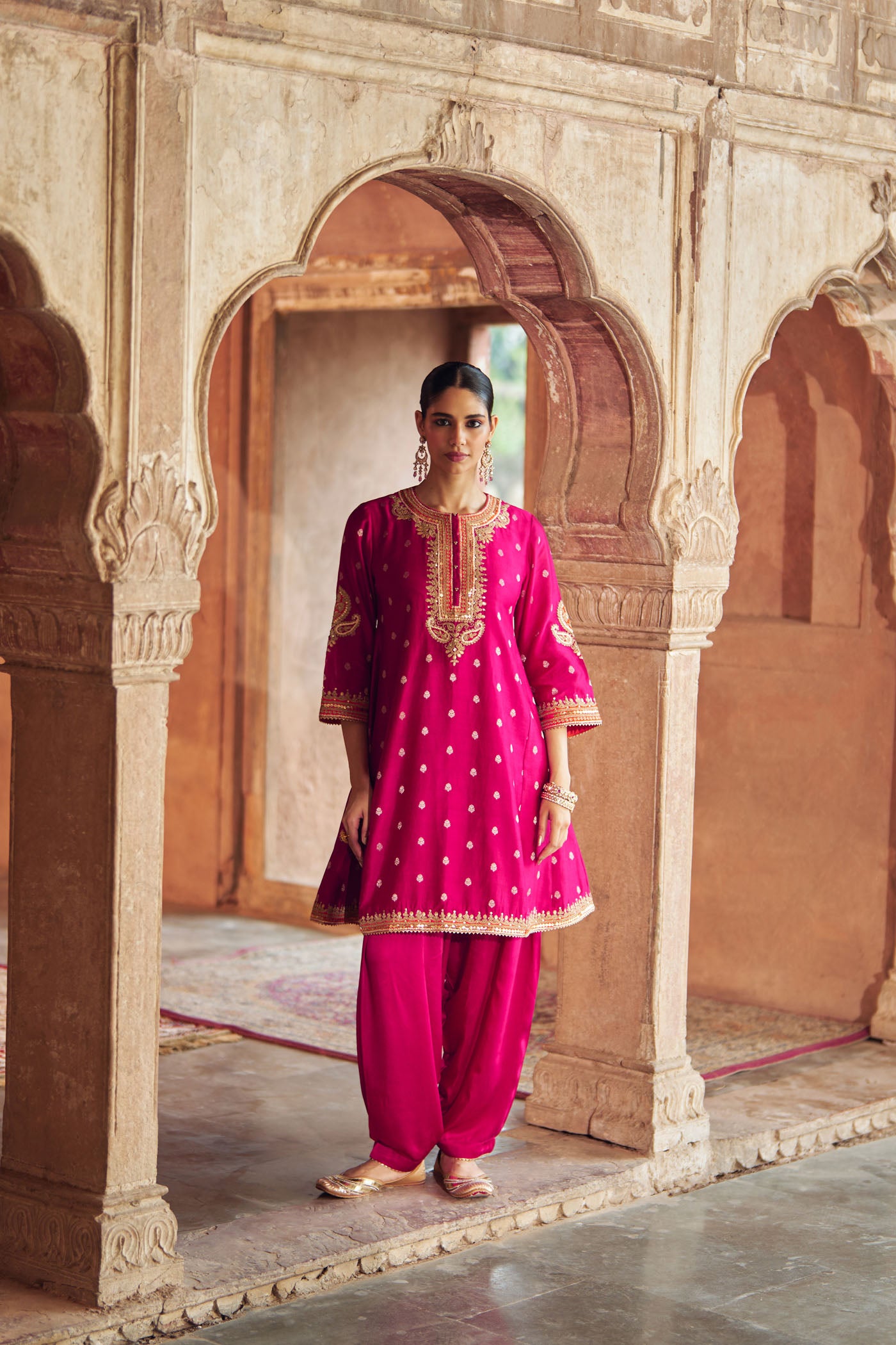 INAAYAT - HOTPINK CHAUGA WITH SALWAR