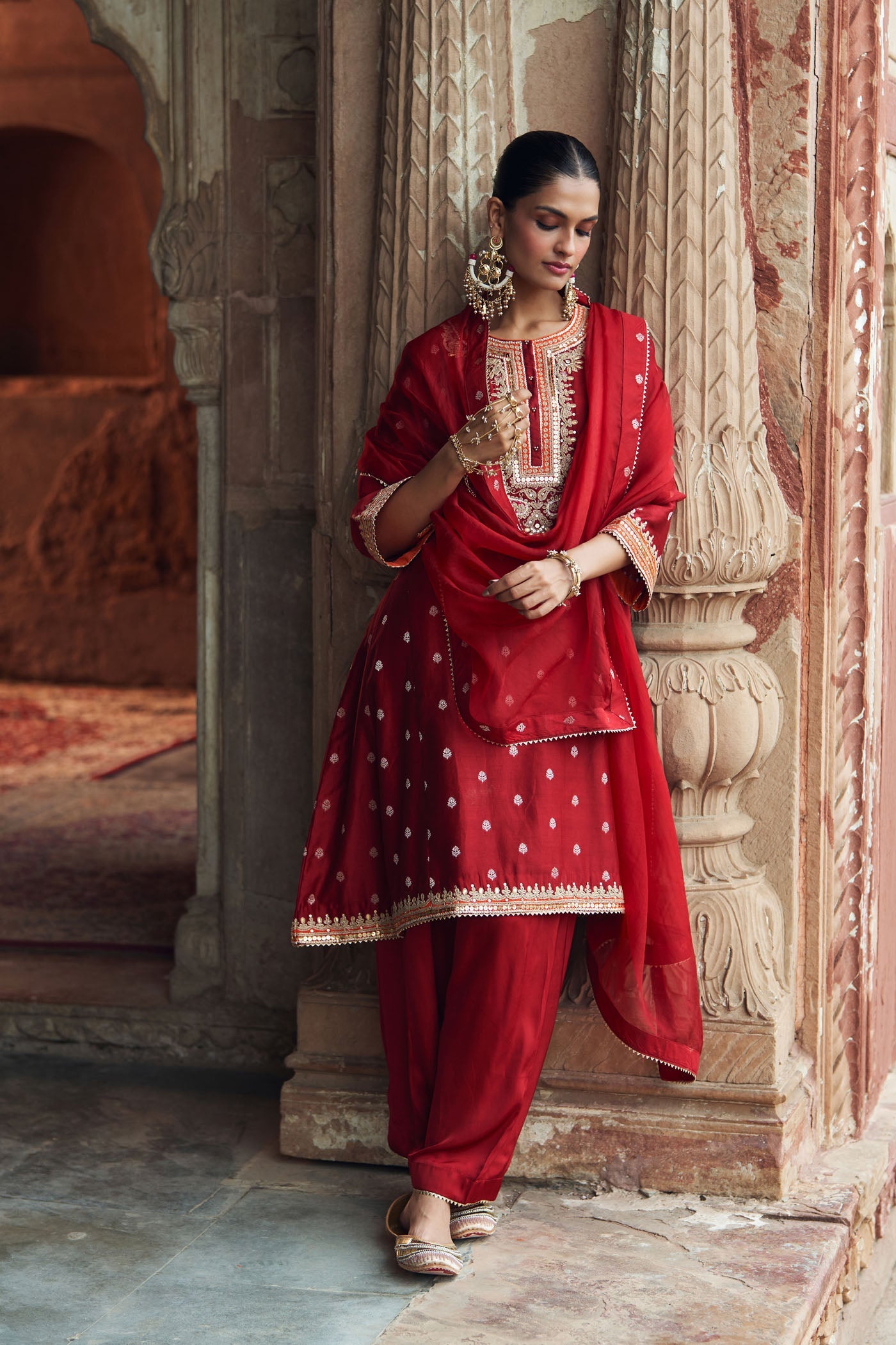 INAAYAT - DEEP RED CHAUGA WITH SALWAR (Lxrts)