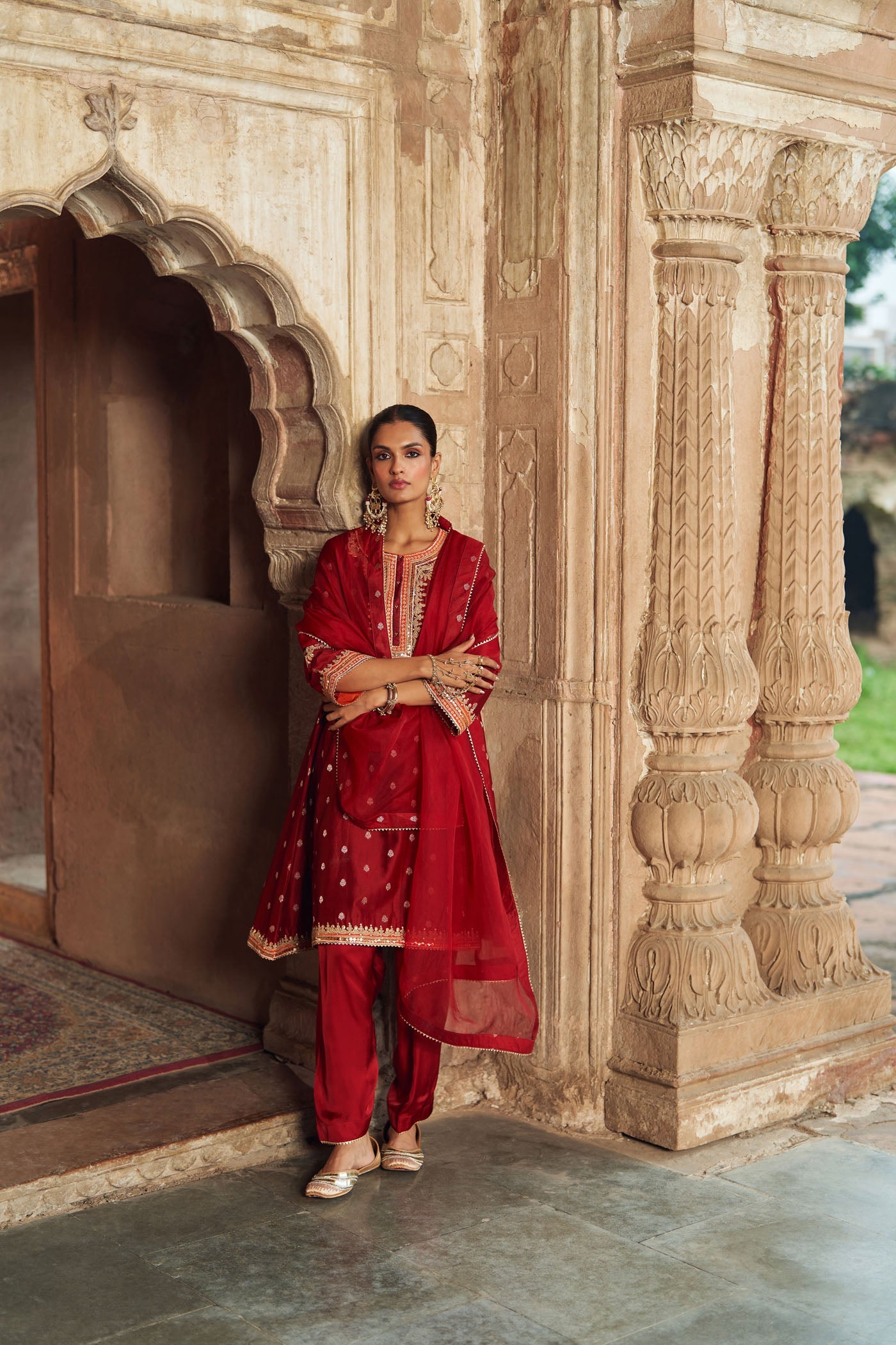 INAAYAT - DEEP RED CHAUGA WITH SALWAR (Lxrts)