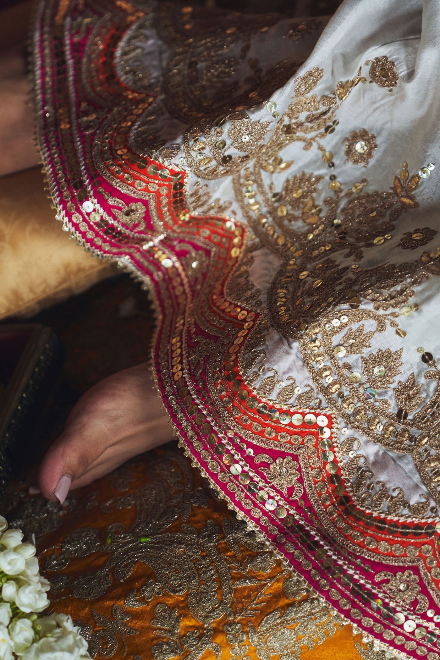 SAMREEN - DAISY IVORY SHORT KURTA WITH SHARARA AND DUPATTA (Lxrts)