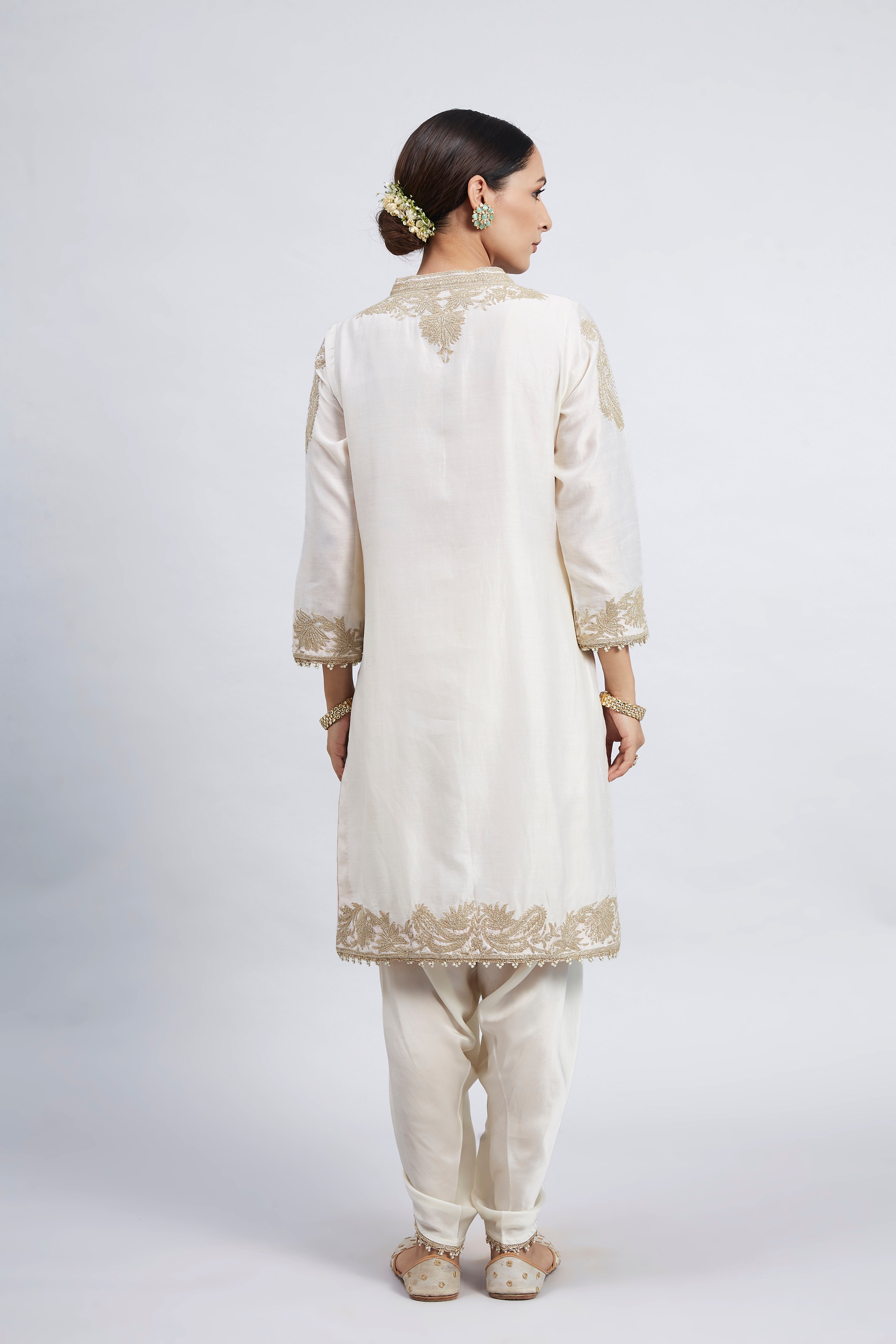 Aabish- Daisy Ivory Pearl Embroidered Kurta Set