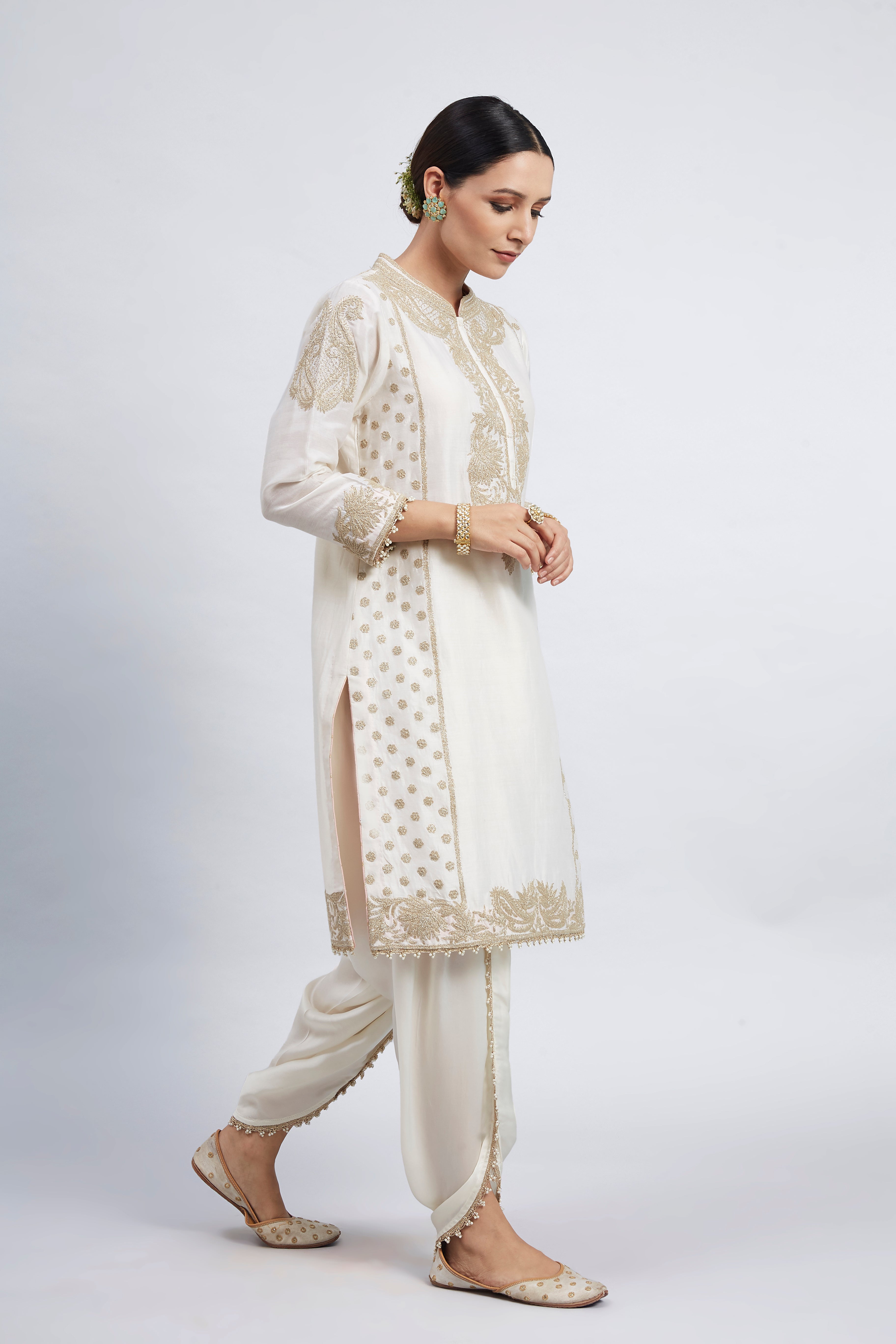 Aabish- Daisy Ivory Pearl Embroidered Kurta Set