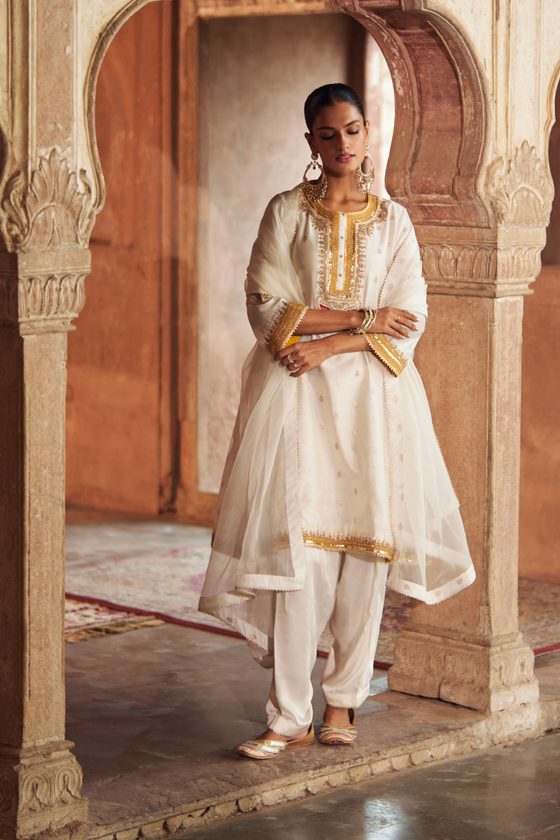 INAAYAT - DAISY IVORY CHAUGA WITH SALWAR