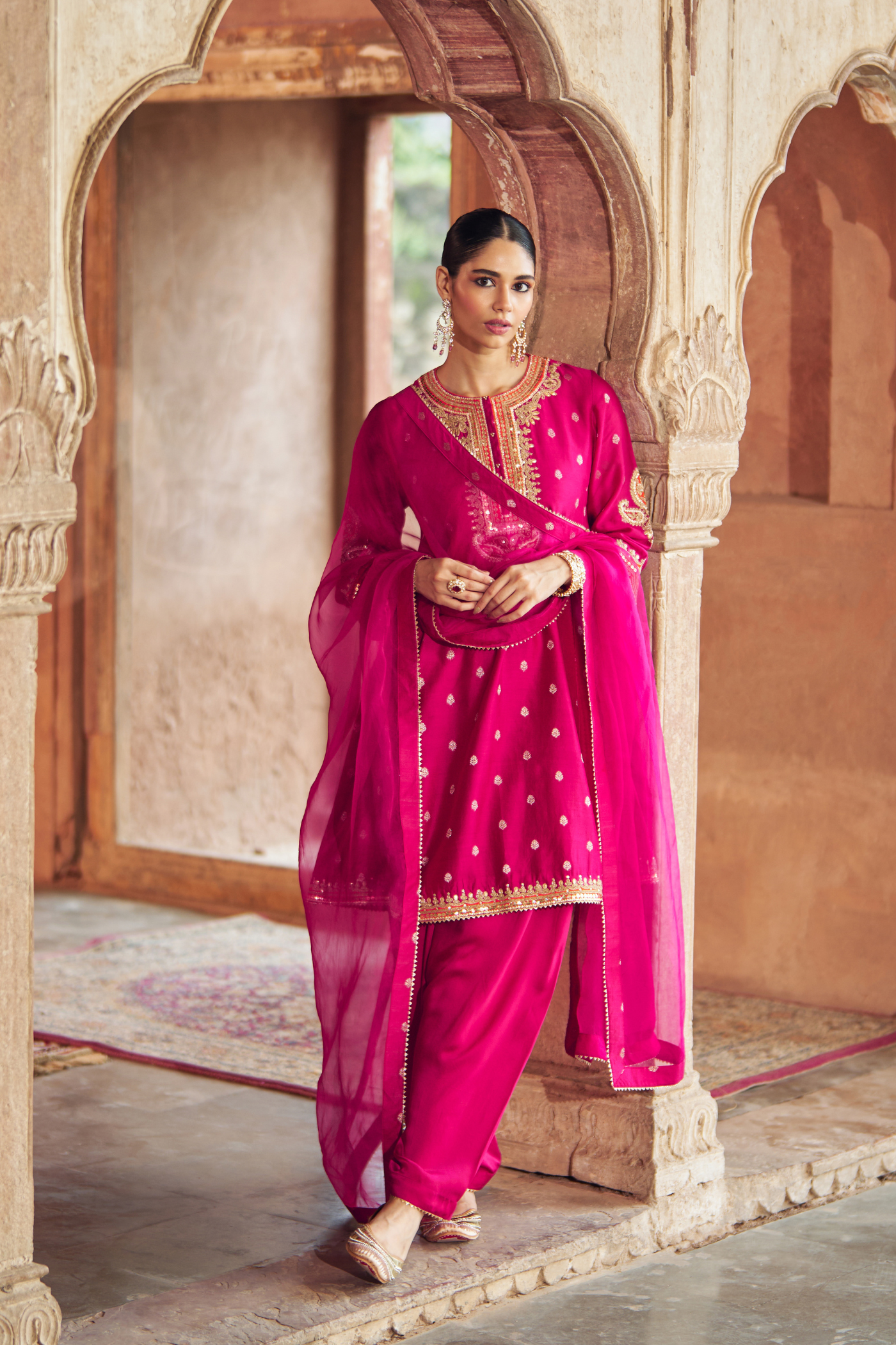 INAAYAT - HOTPINK CHAUGA WITH SALWAR