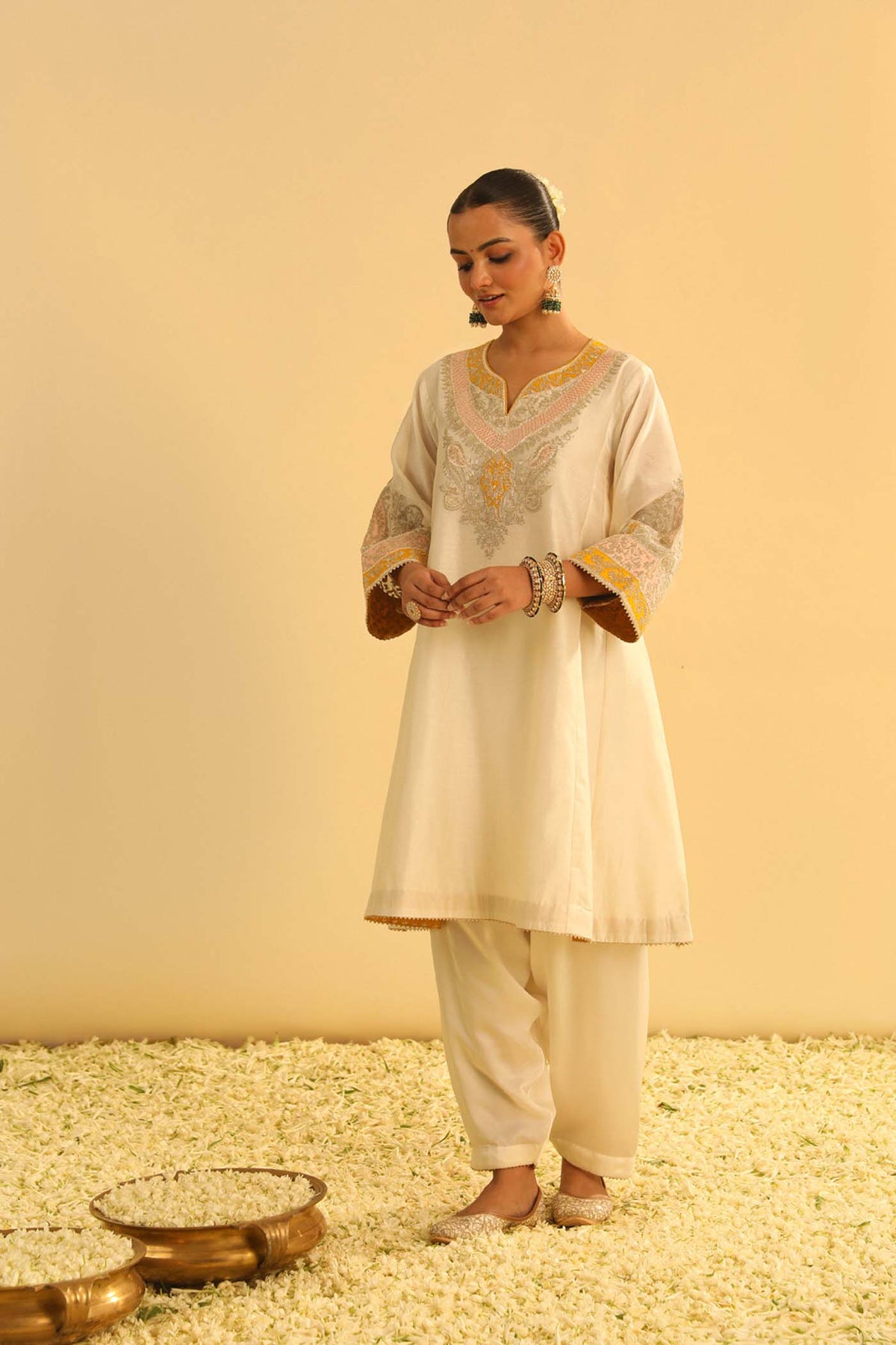 MEHRISH - DAISY IVORY SHORT KALIDAAR CHOGA WITH SALWAR (LXRTS)