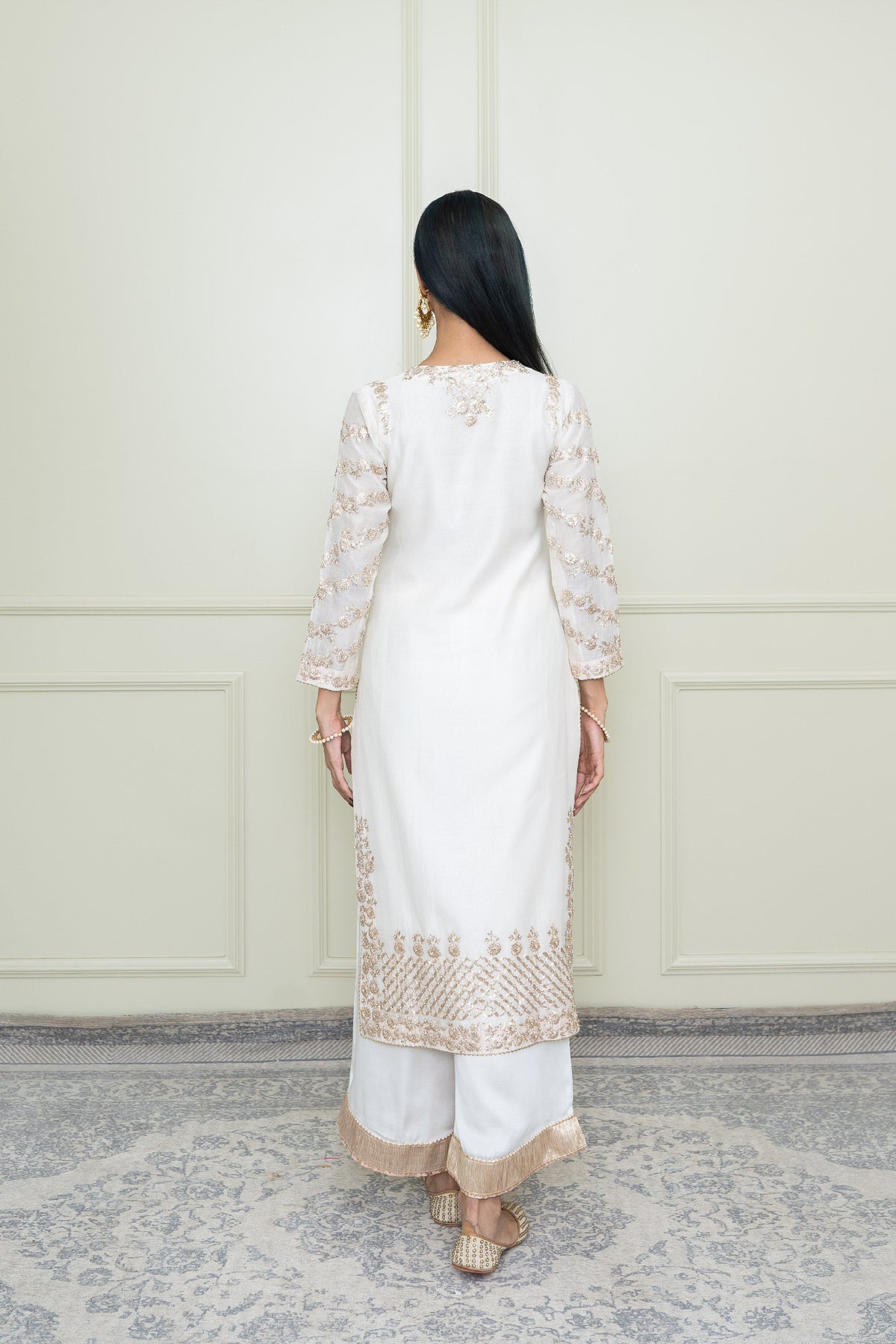 Aarvi Daisy Ivory Tilla Embroidered Kurta Set for Diwali – Sheetal Batra