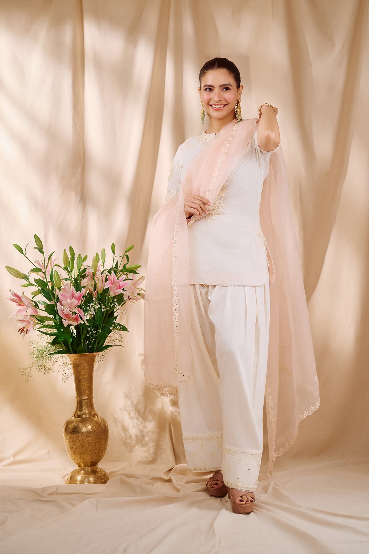 Aamna Sharif In Anaisha -Daisy Ivory Short Kurta With Farshi Salwar