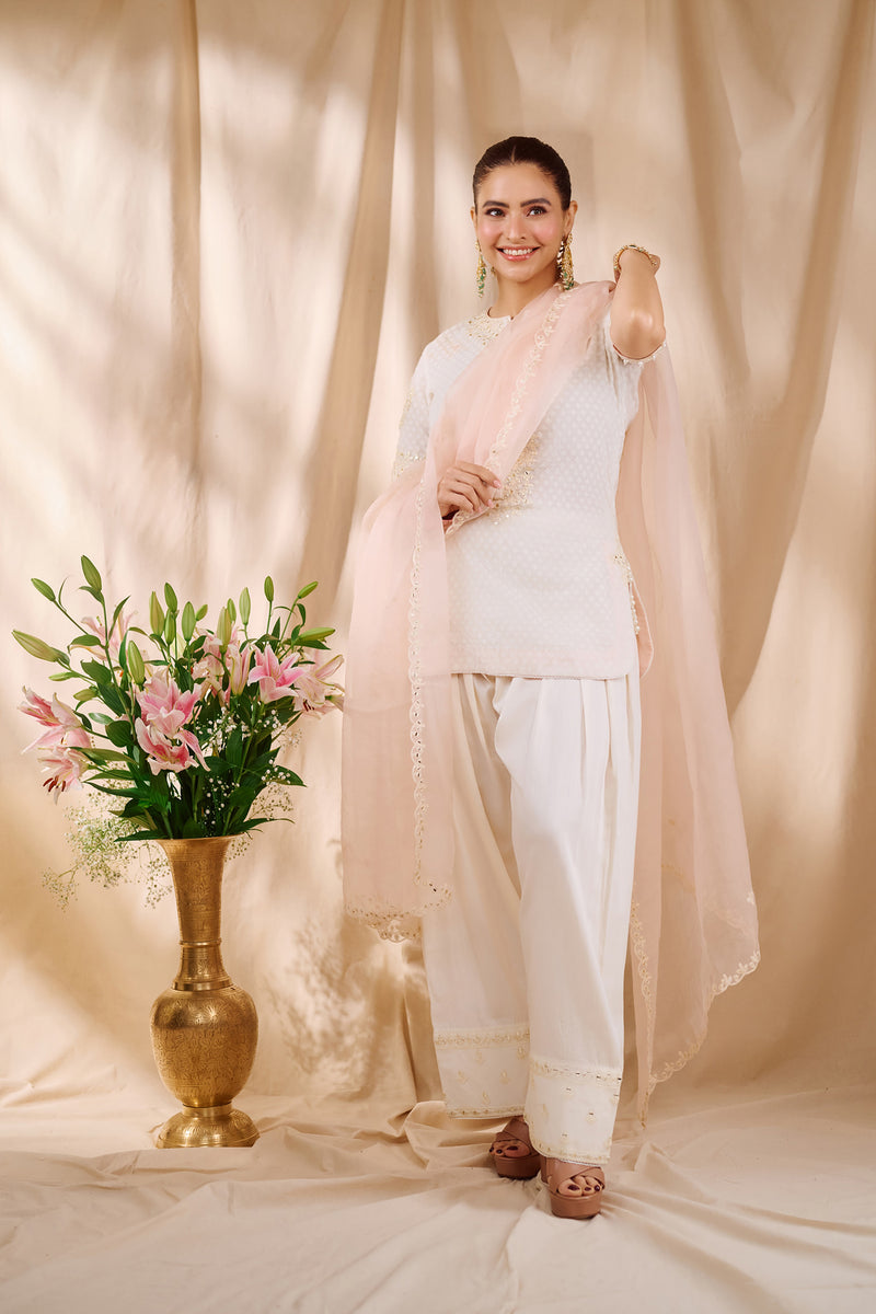 Aamna Sharif In Anaisha -Daisy Ivory Short Kurta With Farshi Salwar