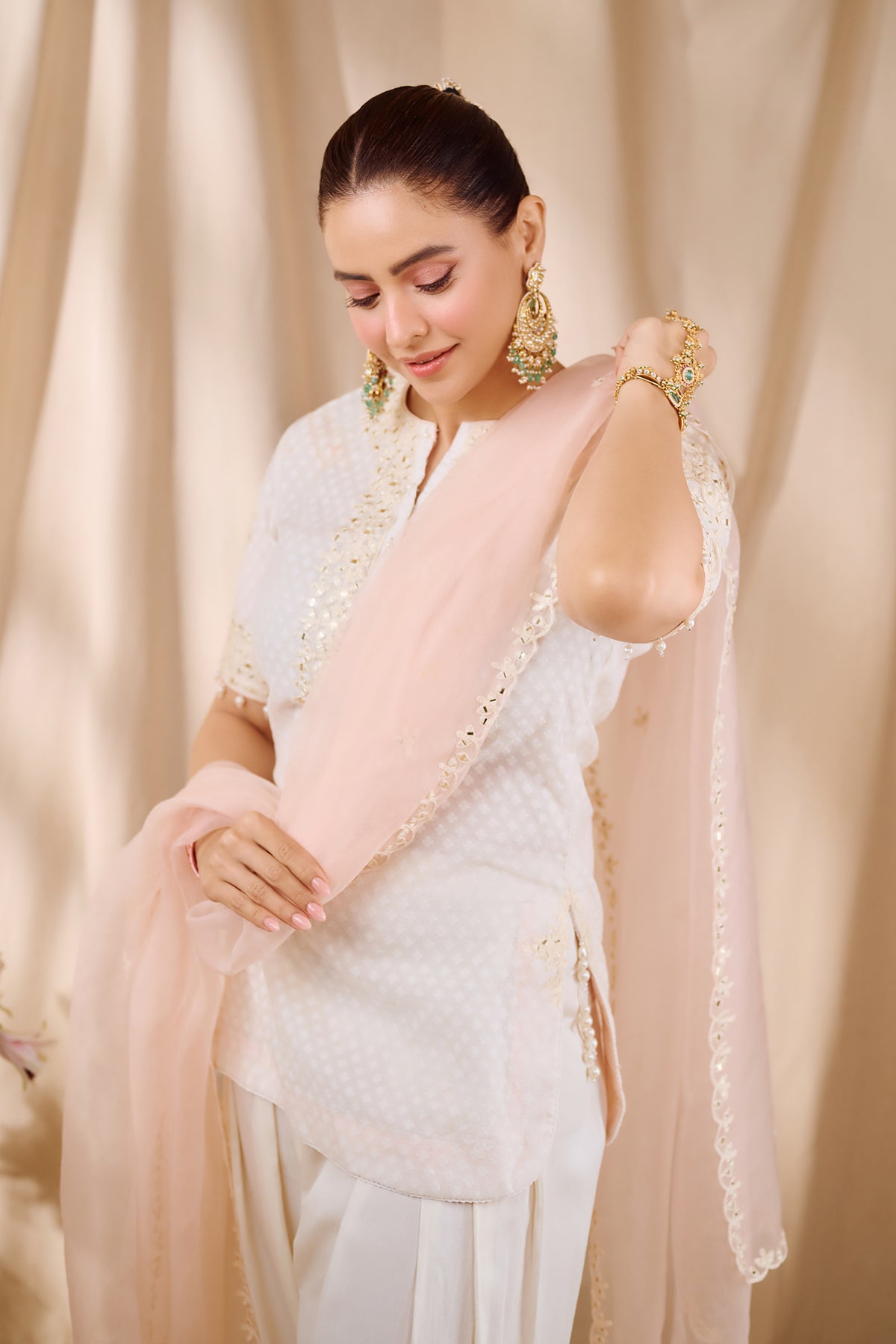 Aamna Sharif In Anaisha -Daisy Ivory Short Kurta With Farshi Salwar