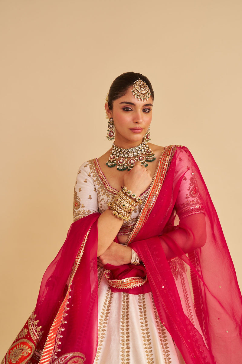 AMARA - Daisy Ivory LEHENGA (Lxrts)