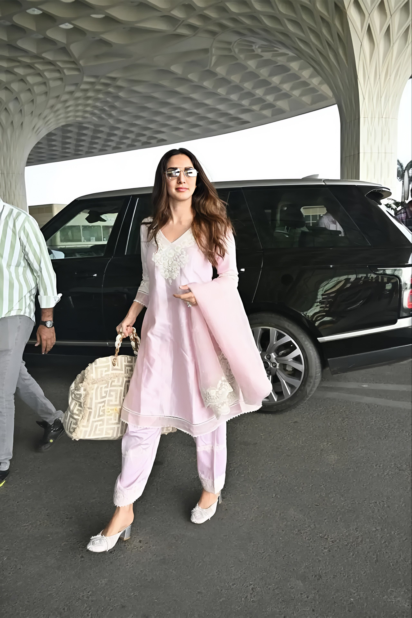 Kiara Advani V Neck Ruzena - Pearl Blush Princess-cut short kurta with salwar and dupatta