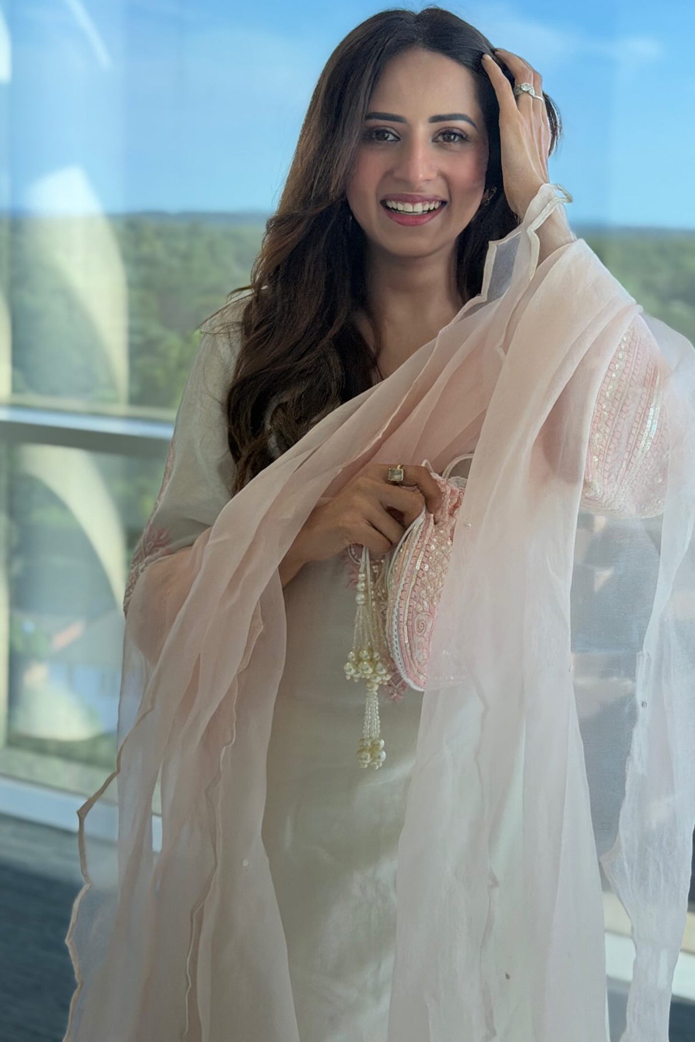 Sarggun mehta In SAHABAT - DAISY IVORY WITH PINK KAAFTAN WITH SALWAR