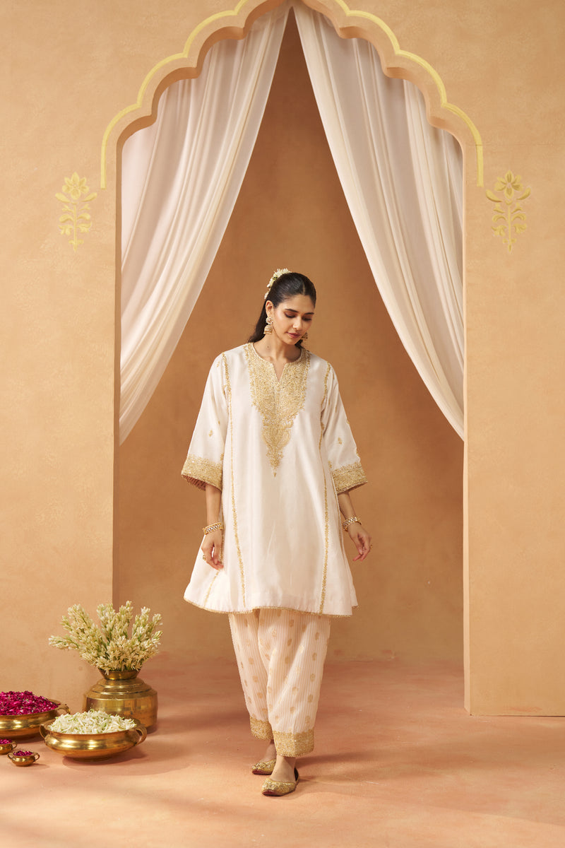 Maahgul Daisy Ivory Kalidaar Chauga with Salwar