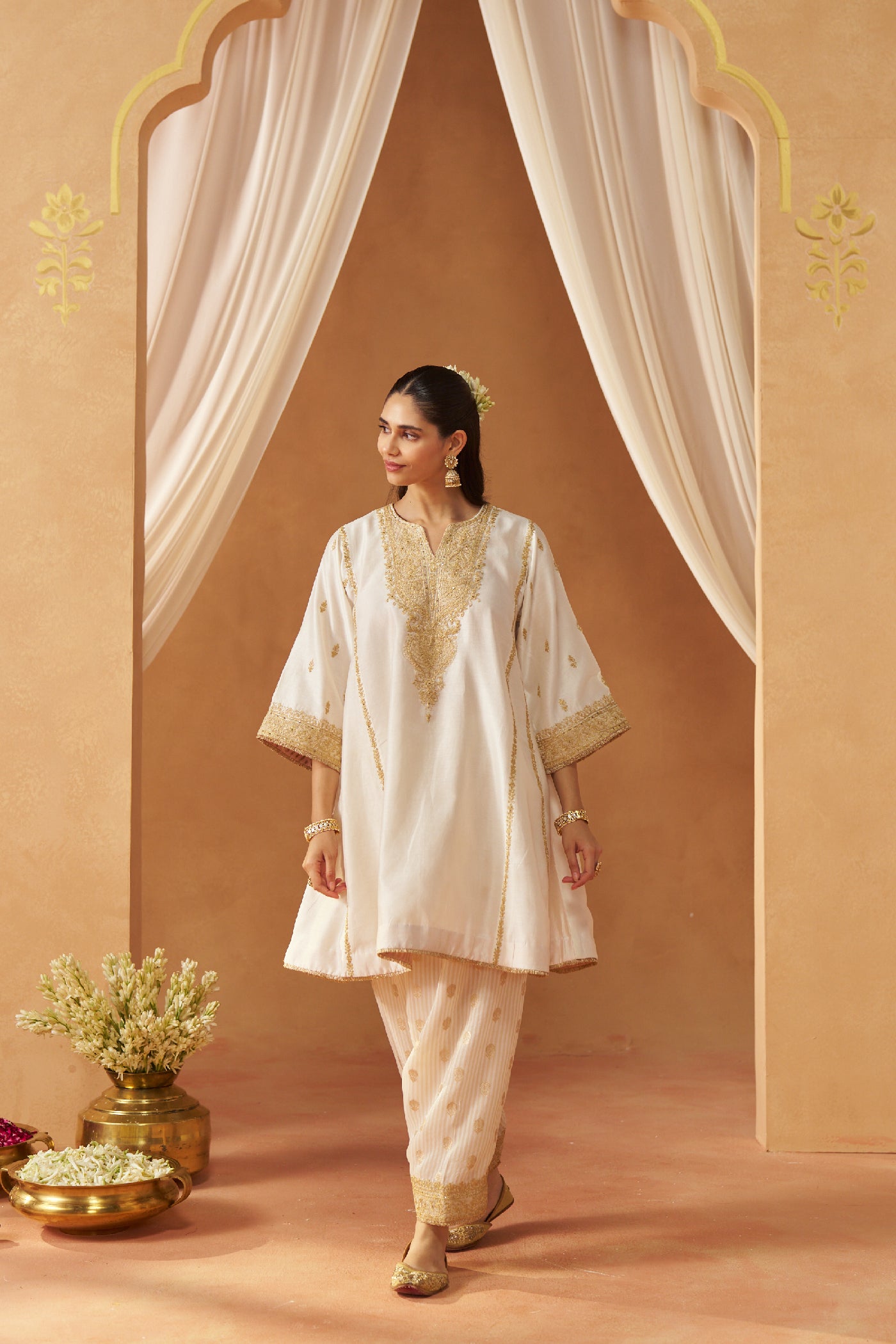 Maahgul Daisy Ivory Kalidaar Chauga with Salwar