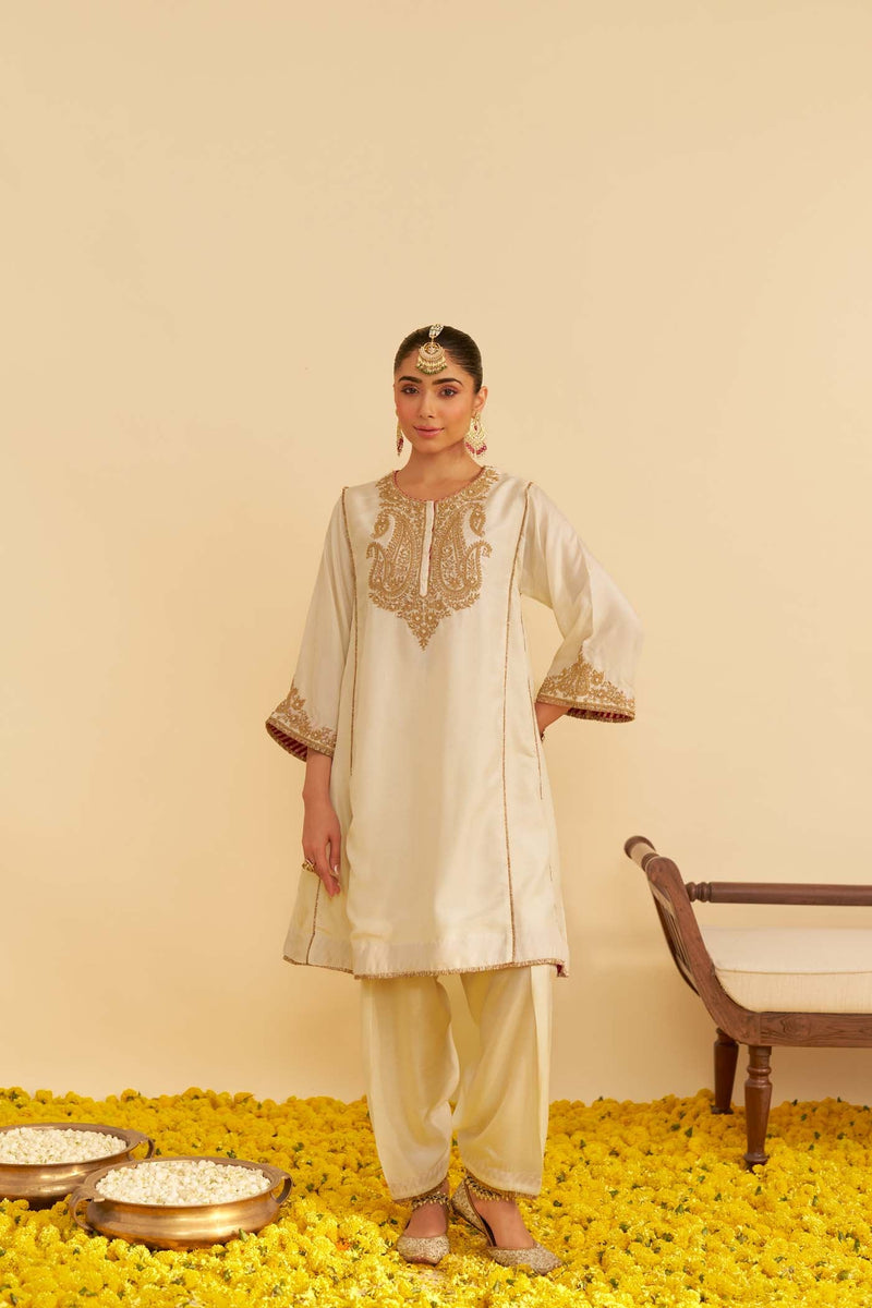 AYRA - DAISY IVORY SHORT CHAUGA WITH SALWAR (Lxrts)