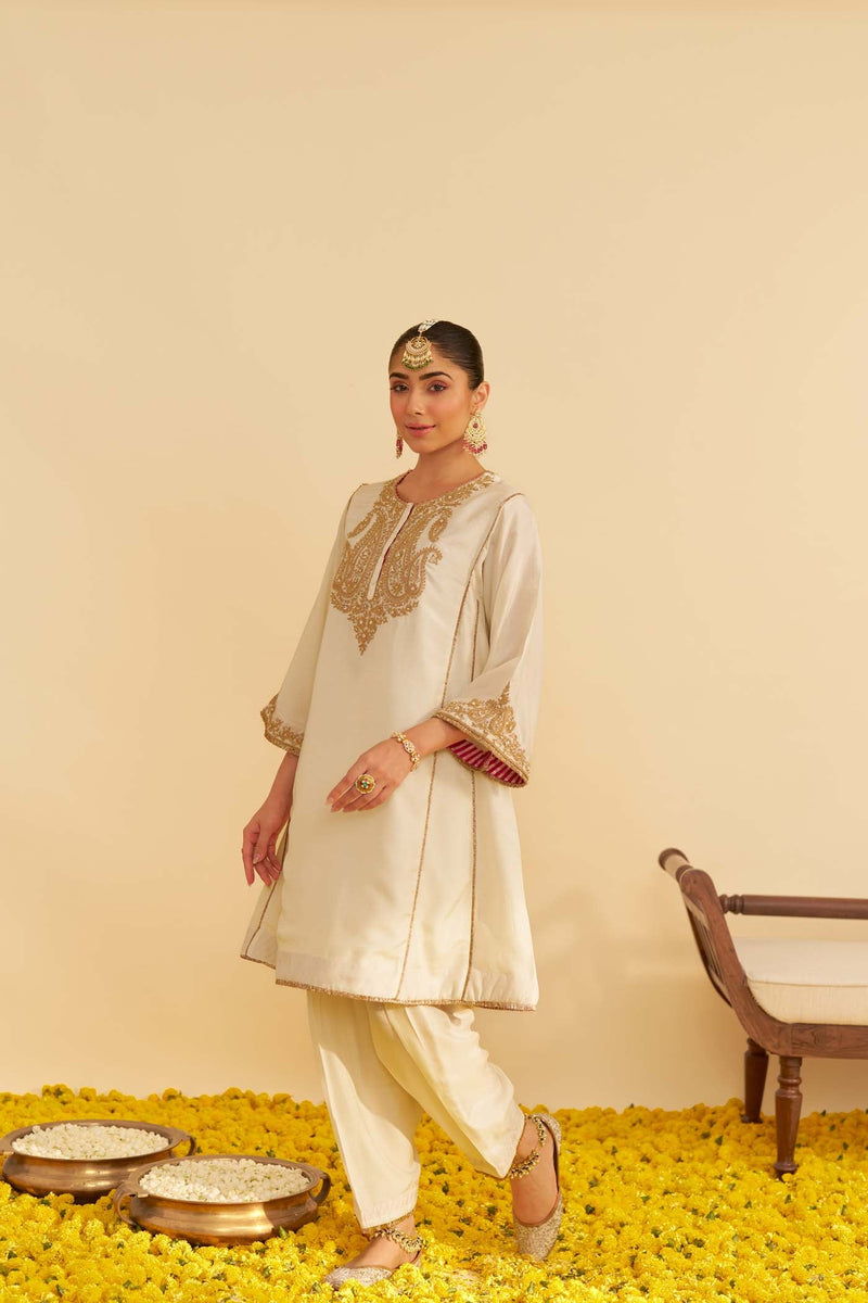 AYRA - DAISY IVORY SHORT CHAUGA WITH SALWAR (Lxrts)