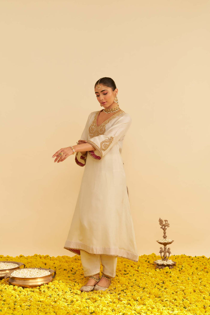 Elegant, Designer Roka & Engagement Outfits For Women | Sheetal Batra Elegant, Designer Roka & Engagement Outfits For Women | Sheetal Batra