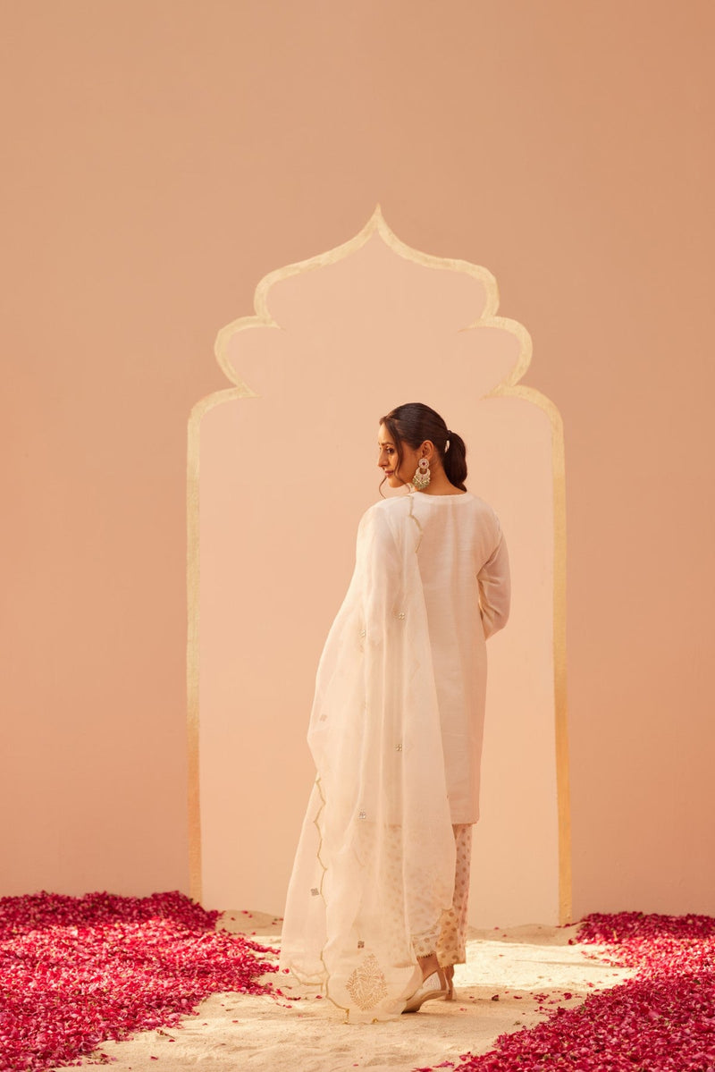 Aymra - Daisy Ivory Kurta Set (LXRTS)