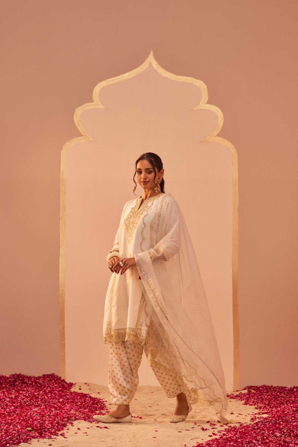 Aaima- Daisy Ivory Kurta Salwar Set