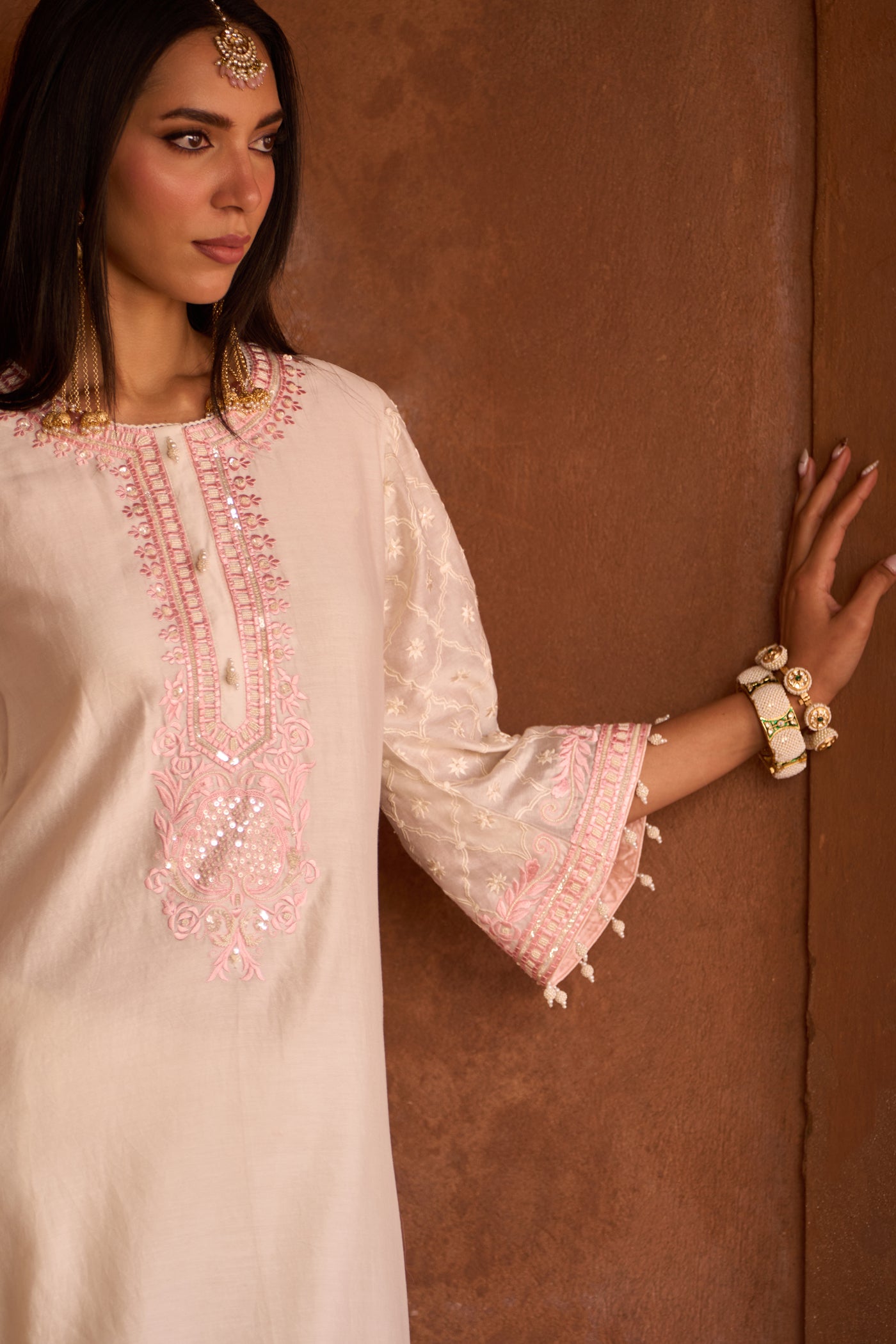 Mehal Kejriwal In RUHI - DAISY IVORY WITH PINK SHORT KURTA AND DHOTI