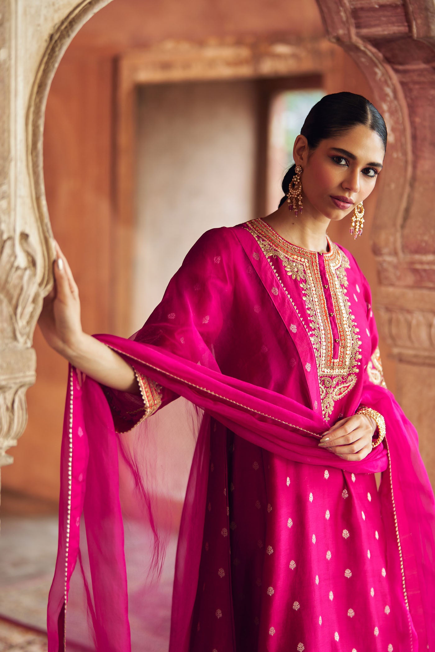INAAYAT - HOTPINK CHAUGA WITH SALWAR