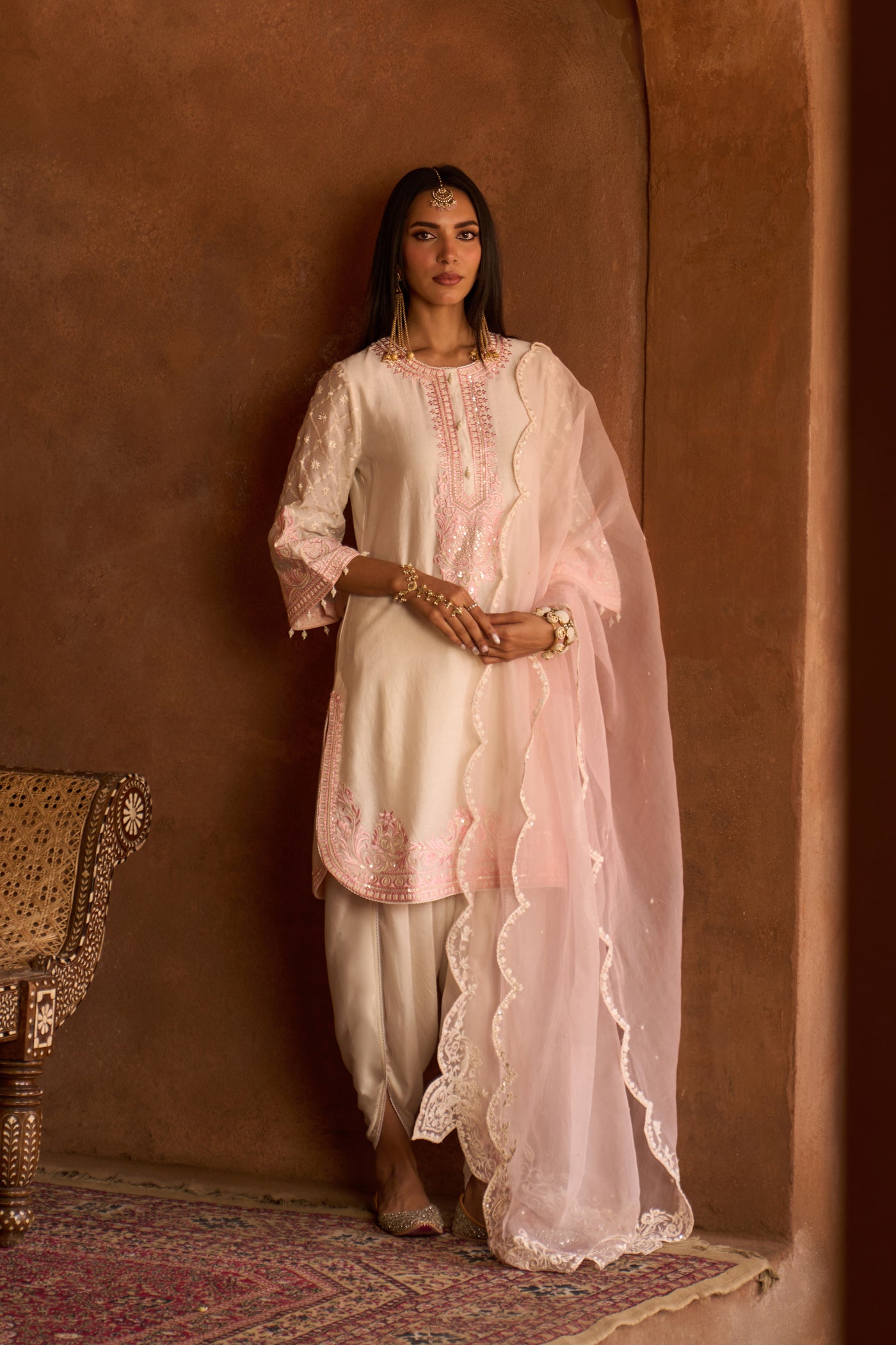 Mehal Kejriwal In RUHI - DAISY IVORY WITH PINK SHORT KURTA AND DHOTI