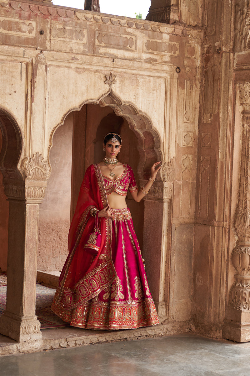 AMARA - Rani Hotpink LEHENGA