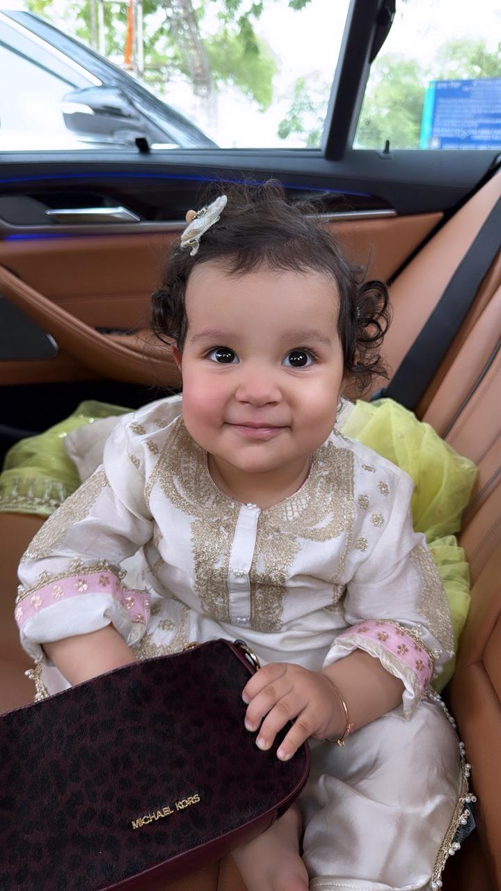 Aabish- Daisy Ivory Pearl Embroidered Kurta Set