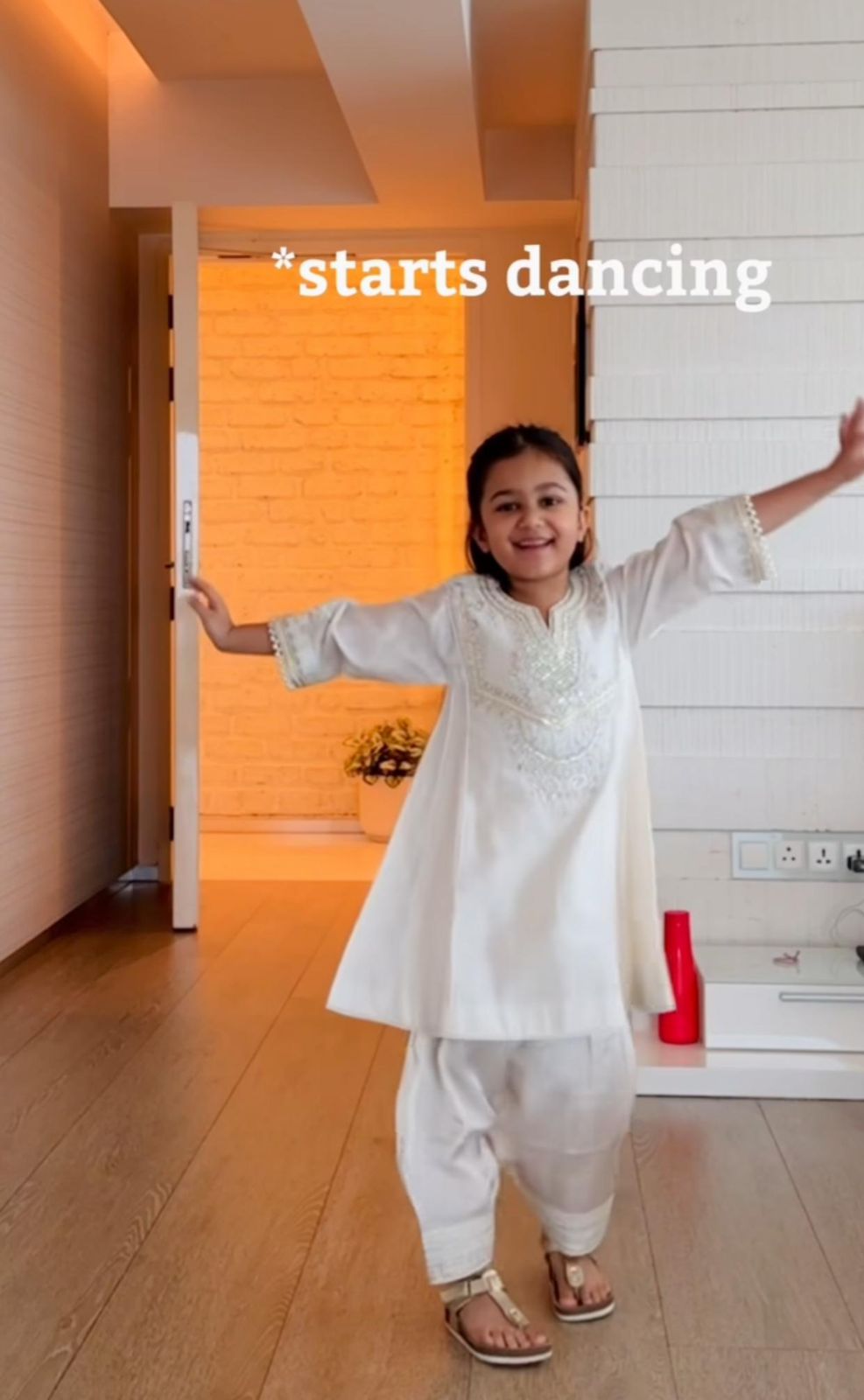 AIZA - SHORT CHAUGA WITH SALWAR