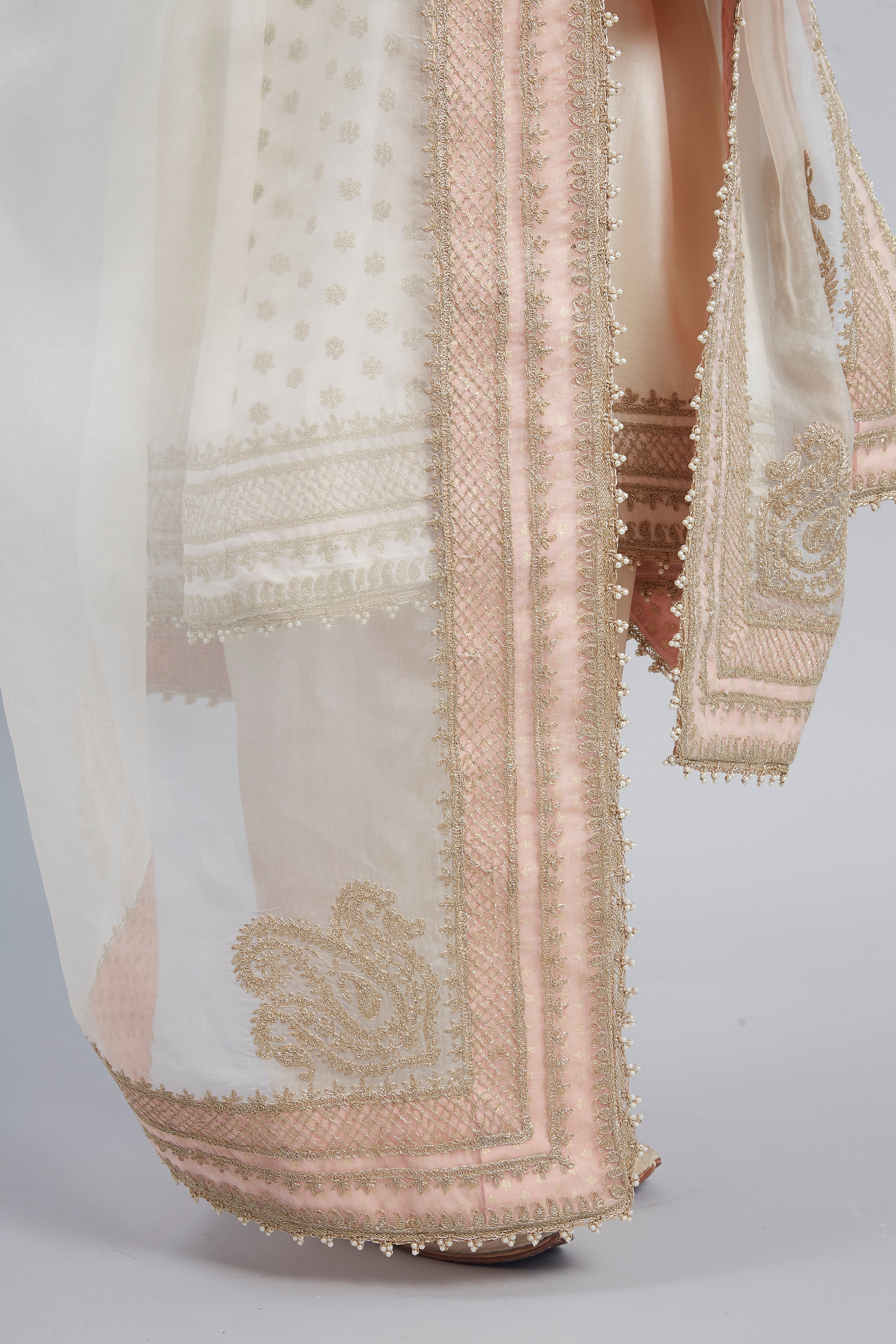 Naazira- Daisy Ivory Tilla Embroidered Kurta Set