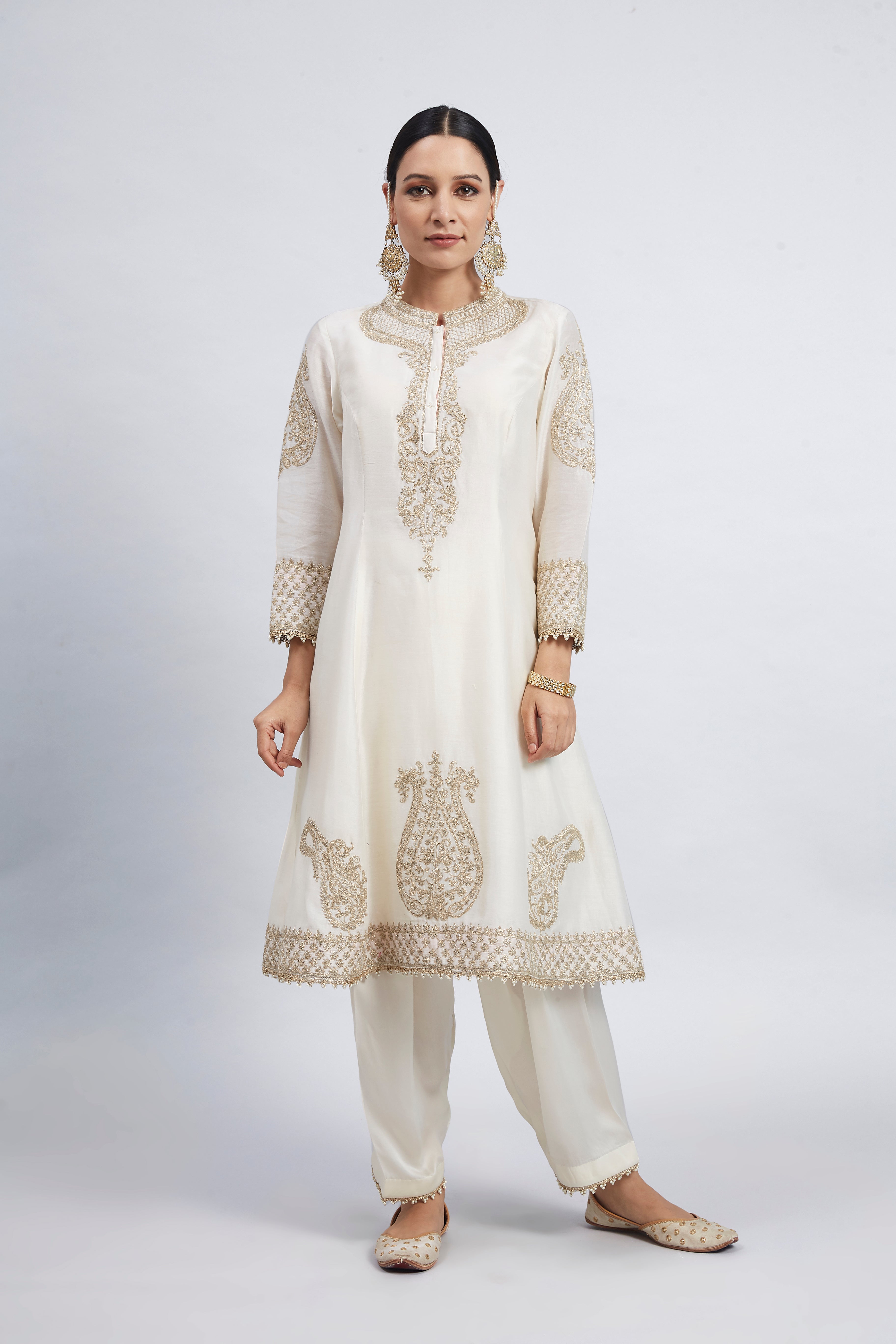 Rabhya- Daisy Ivory Tilla Embroidered Kurta Set