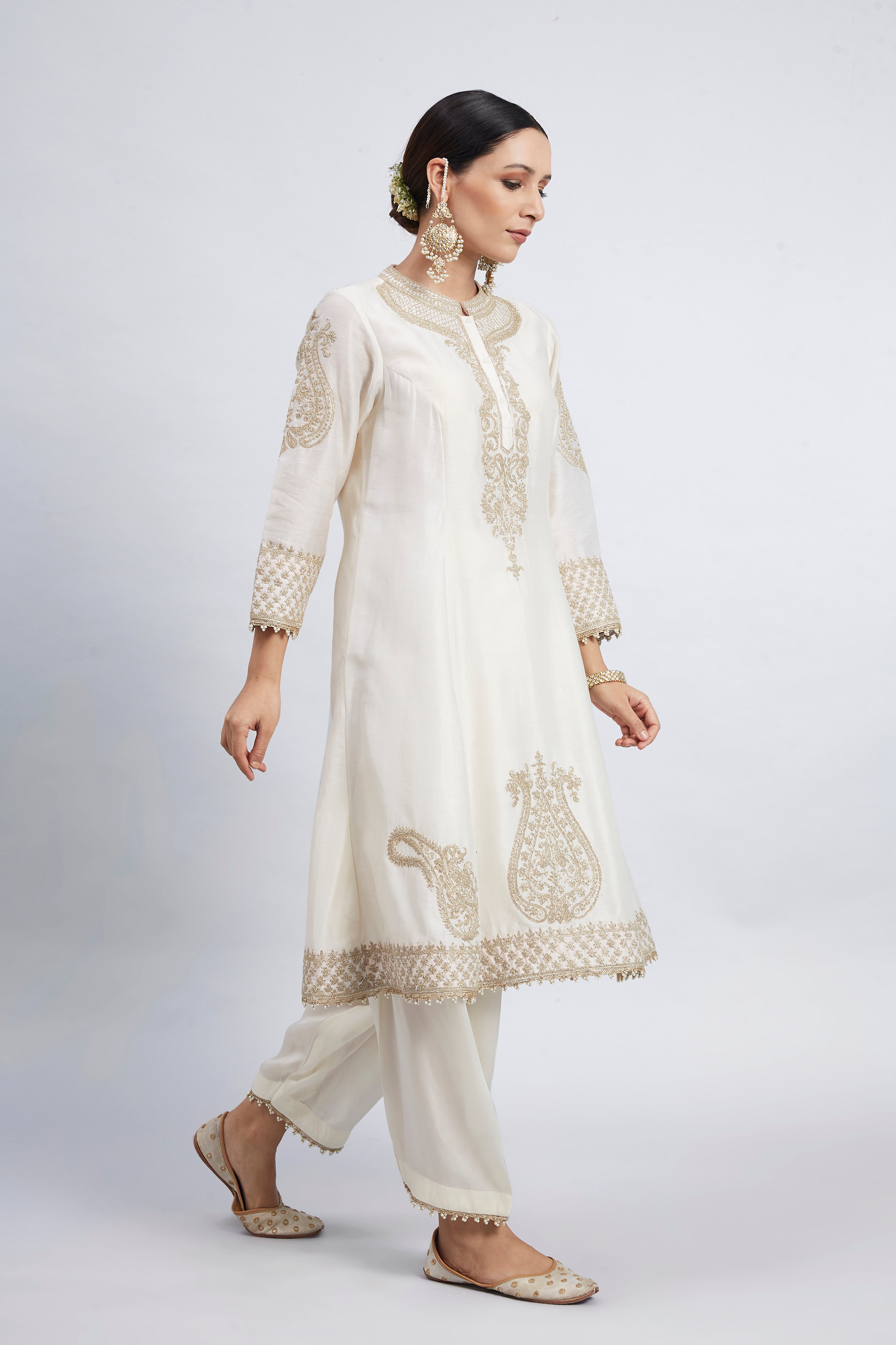 Rabhya- Daisy Ivory Tilla Embroidered Kurta Set