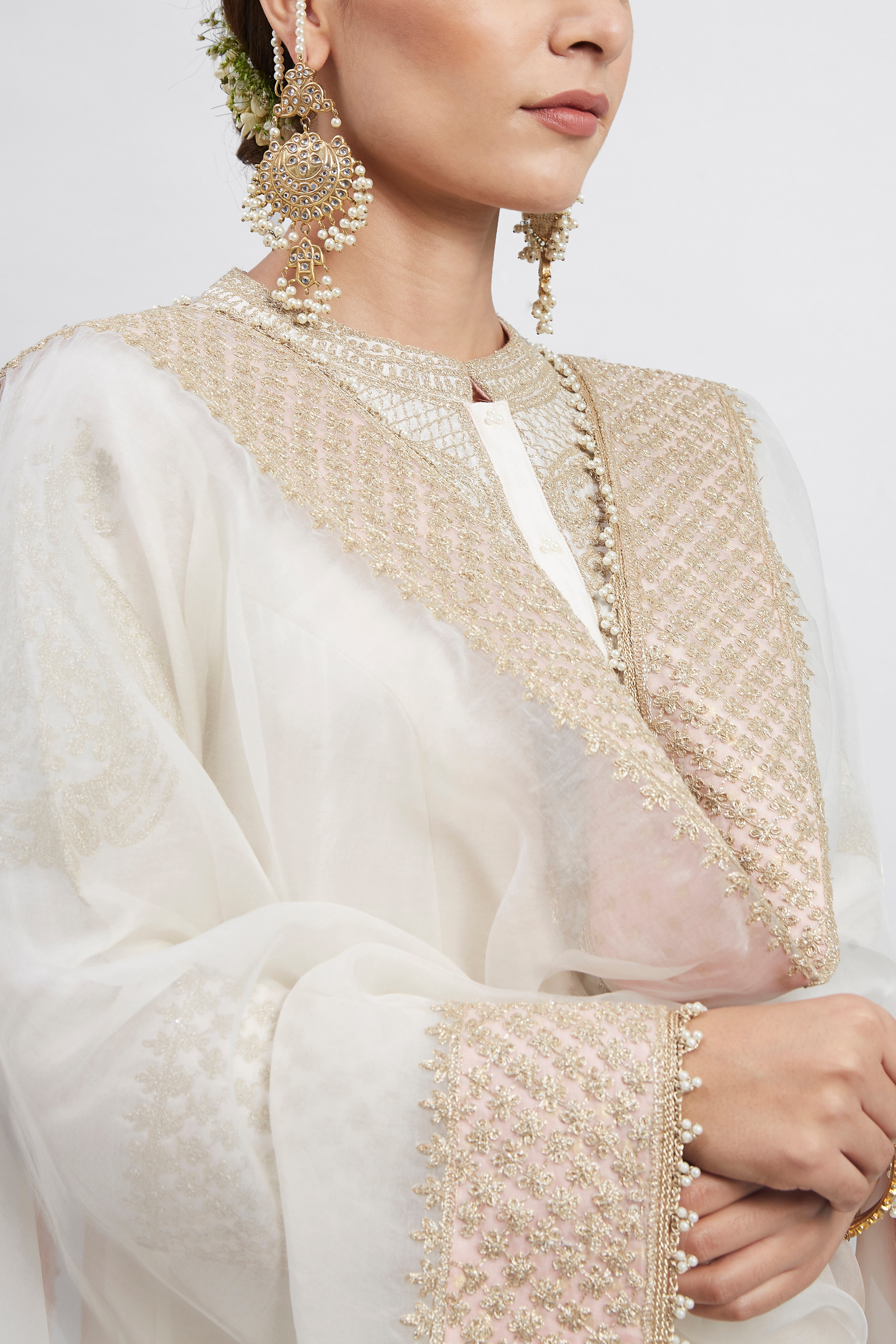 Rabhya- Daisy Ivory Tilla Embroidered Kurta Set