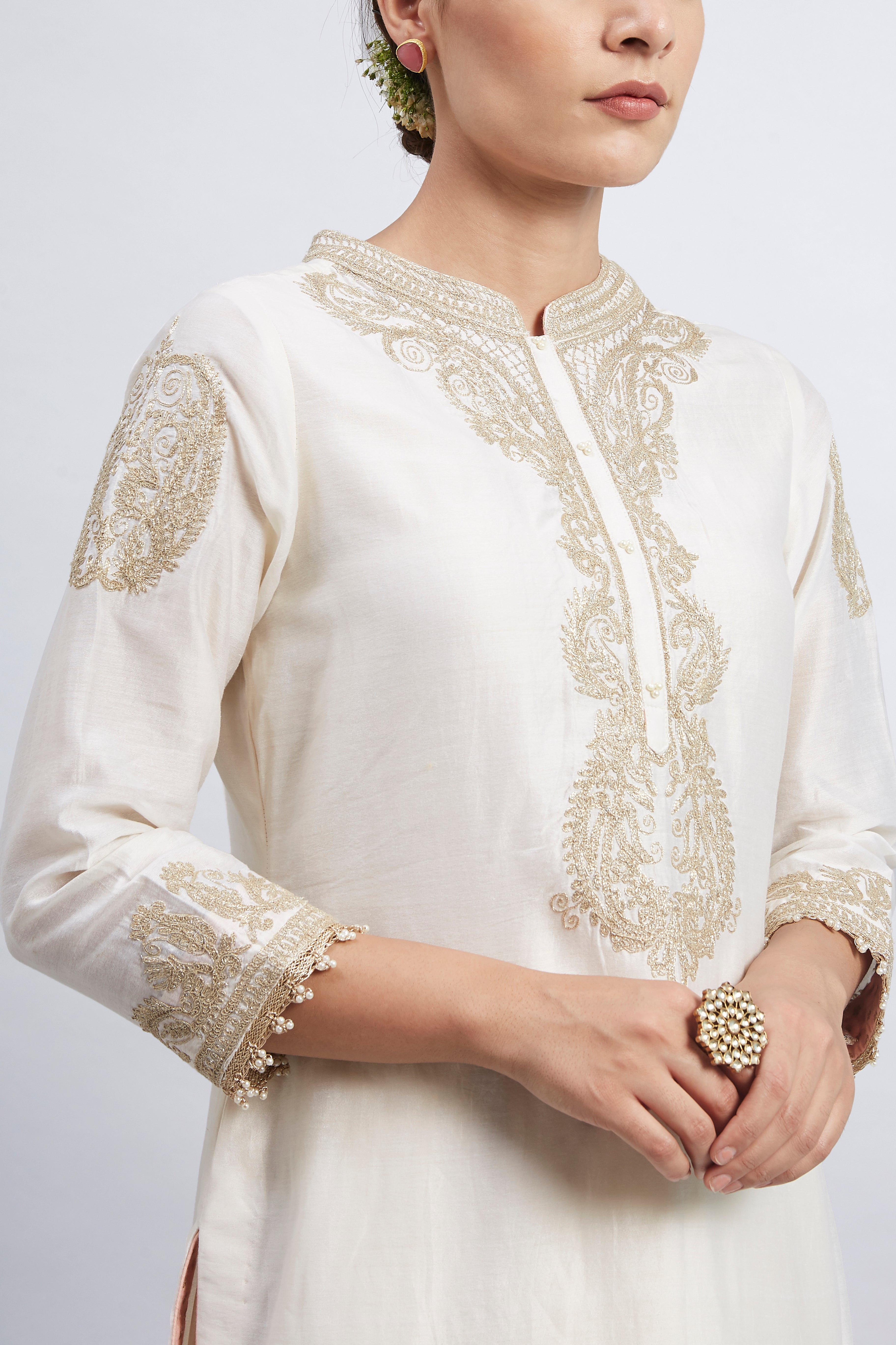 Aabisah- Daisy Ivory Embroidered Kurta With Dhoti