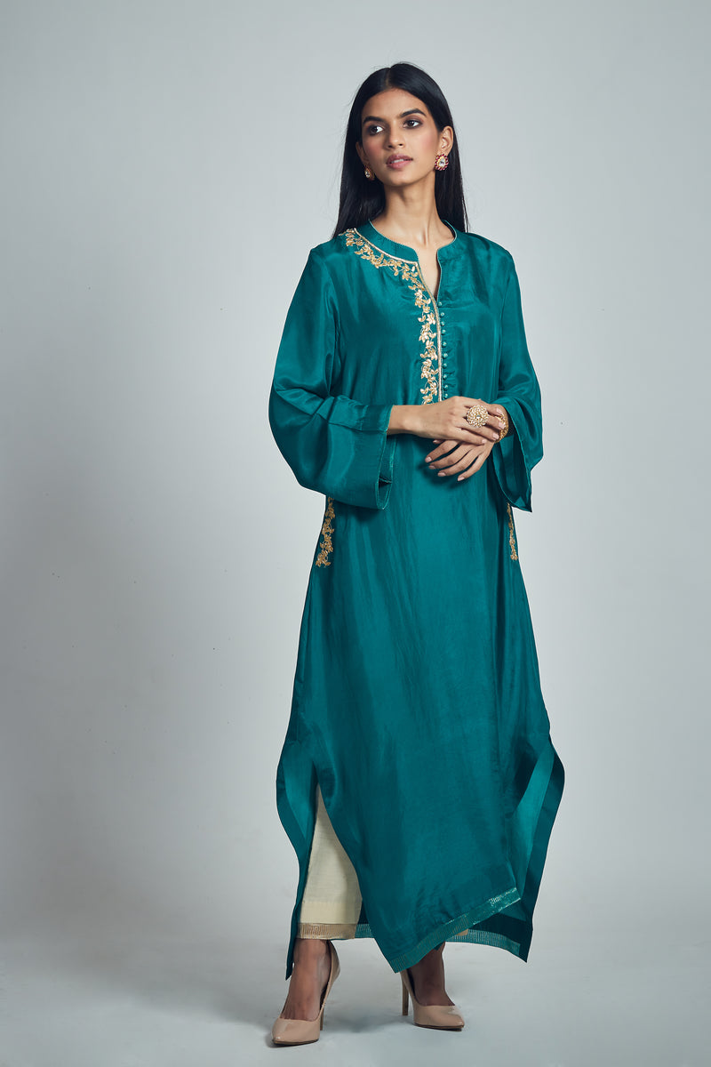 Nyasia- Emerald green Habutai silk embroidered chauga