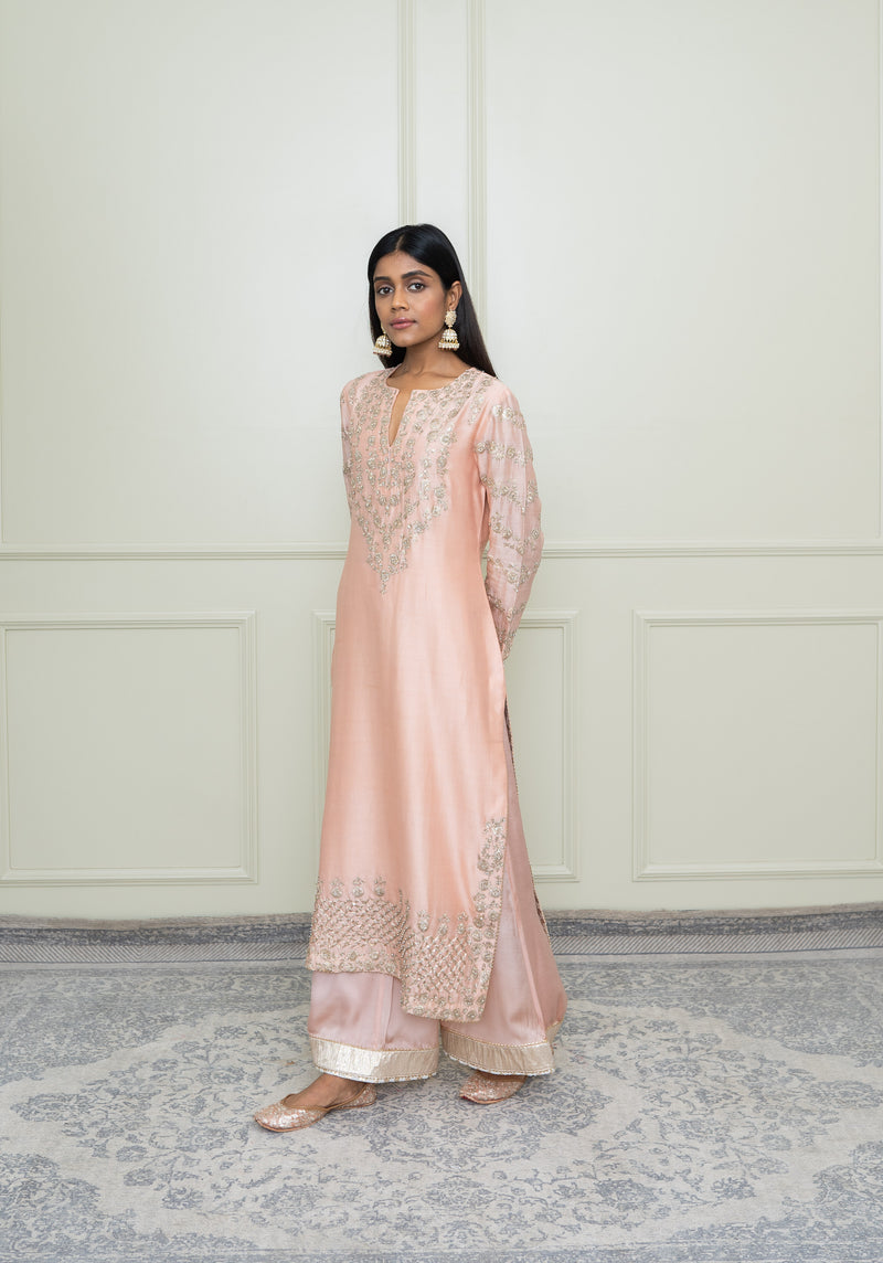 Aarvi- Pearl Pink Tilla Embroidered Kurta Set