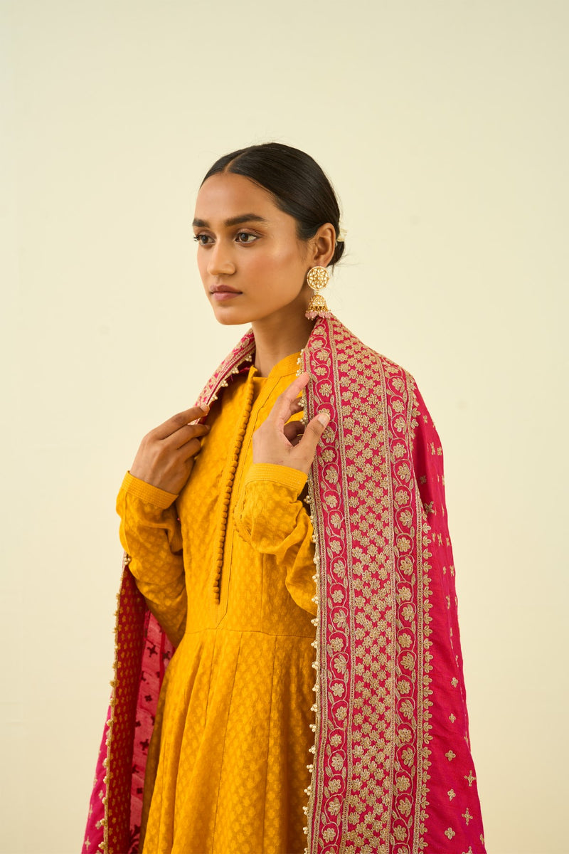 Rani Hotpink Floral Tilla Embroidery Odhni